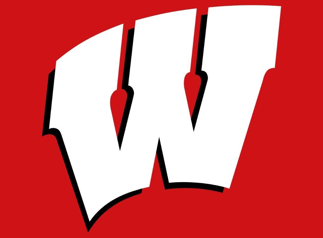 NCAAF Nation⭐ LB Nick Herbig commits to Wisconsin