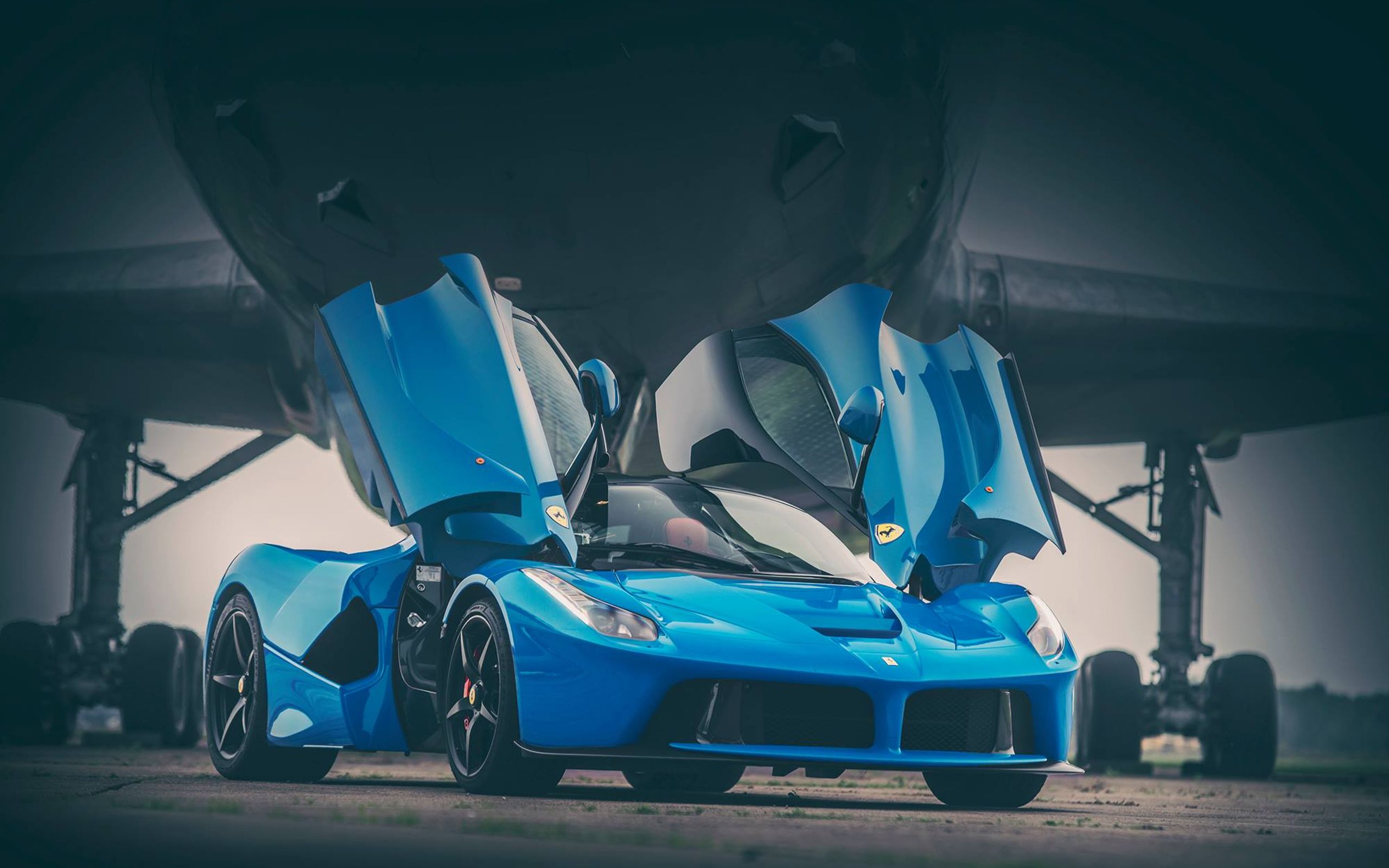 These LaFerrari Wallpaper Show Off The Prancing Horse Looking