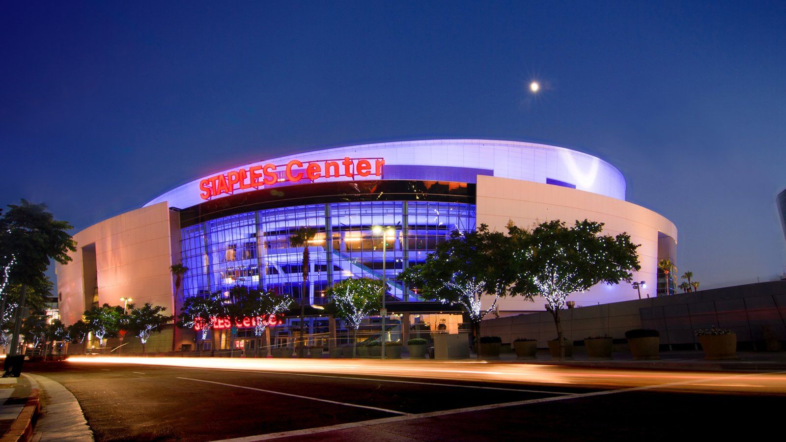 Score Courtside Seats to Los Angeles vs. Toronto at Staples Center®