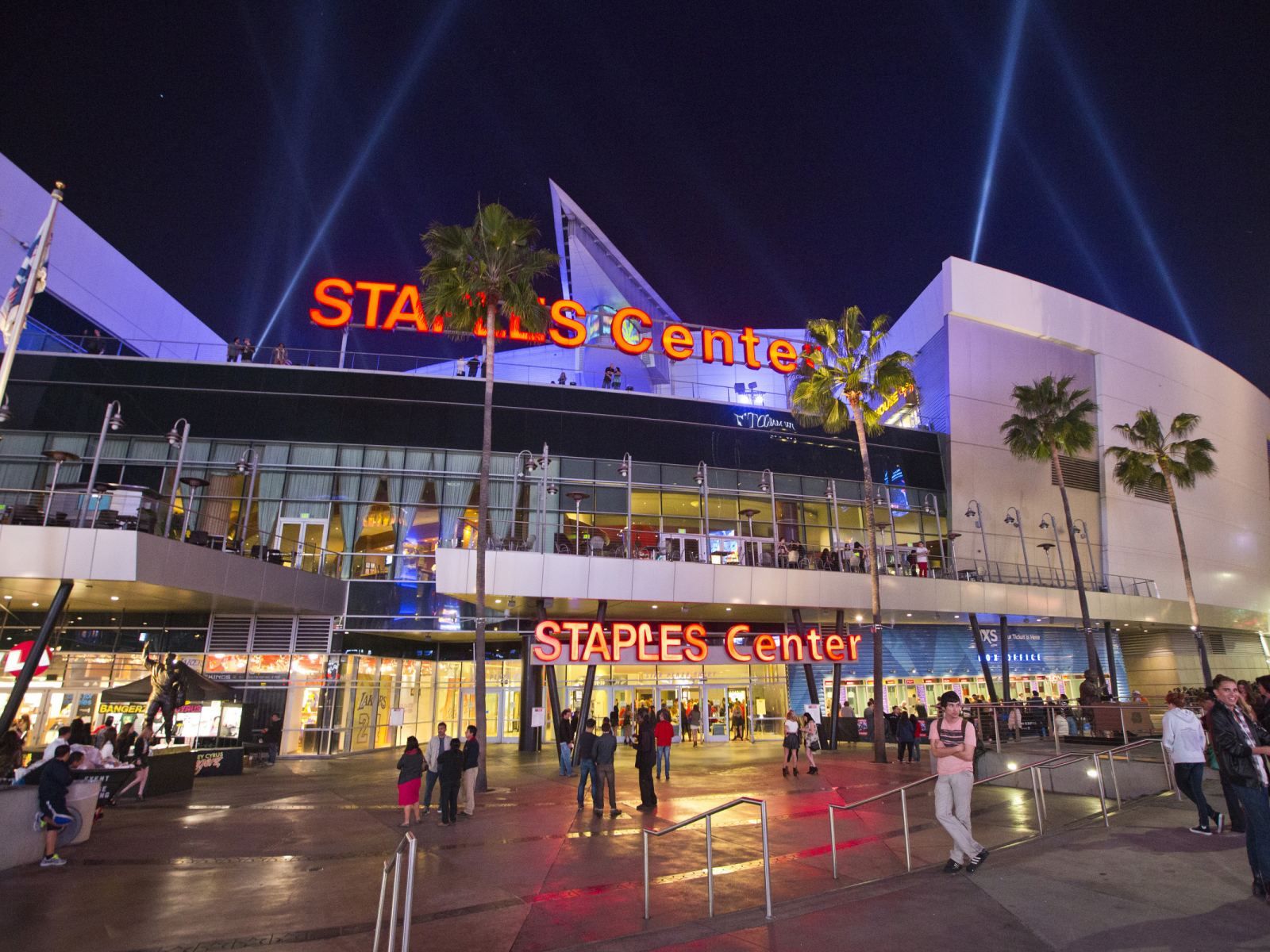 Staples Center. Discover Los Angeles