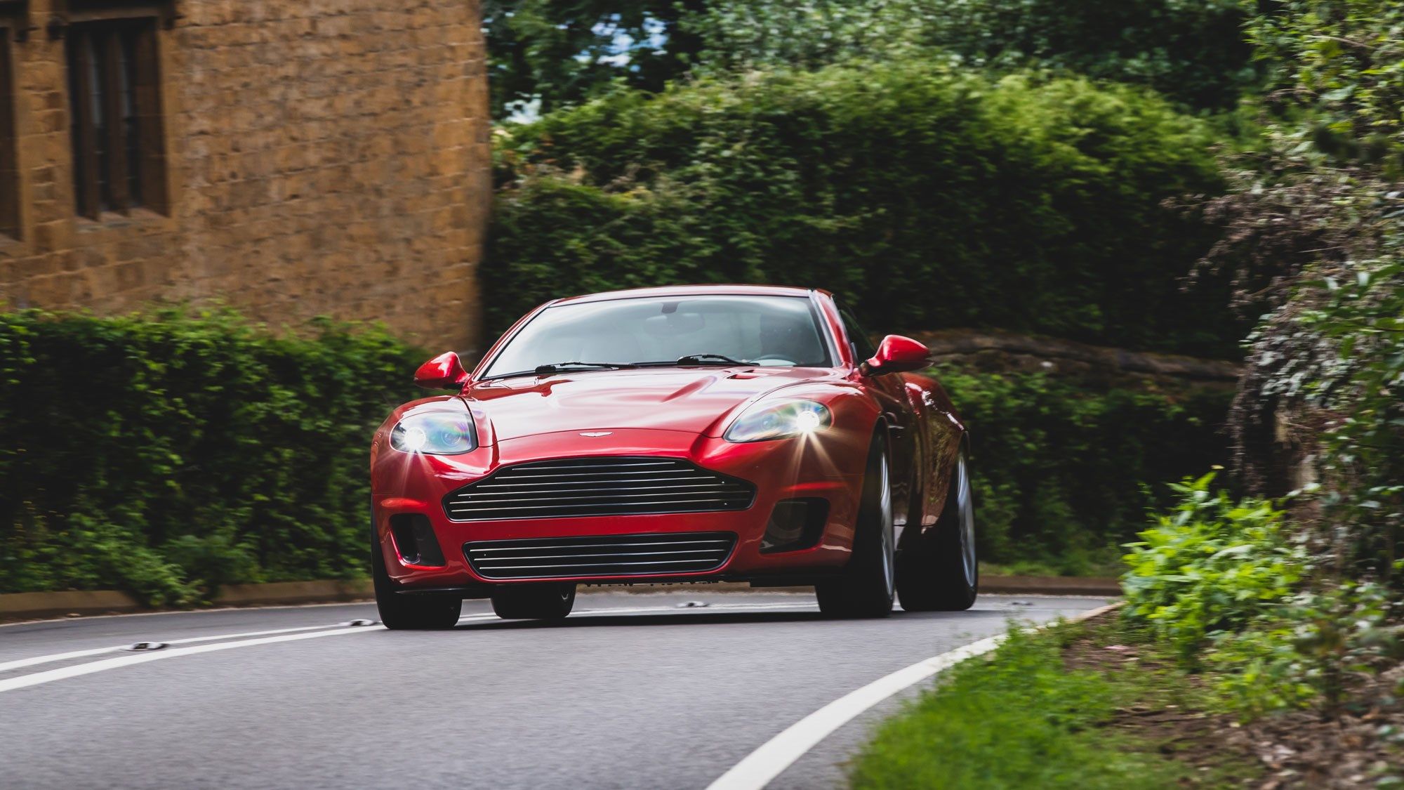 Aston Martin DBS gt Zagato 2020