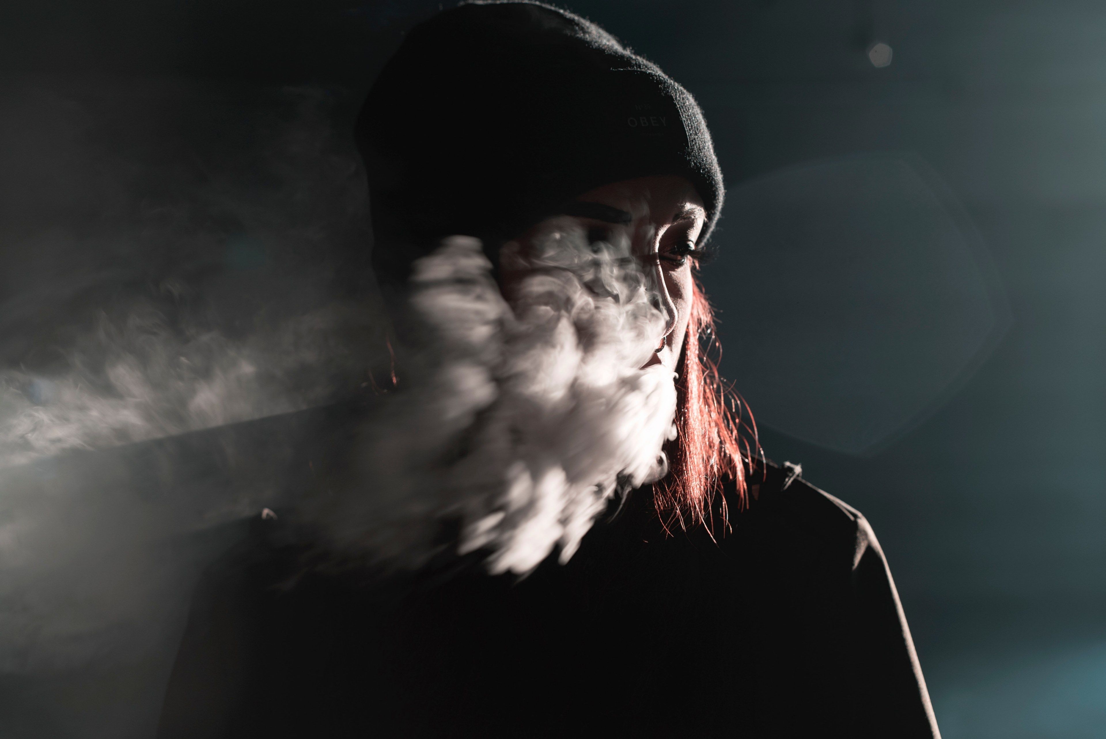 Wallpaper / portrait smoking woman and smoke HD 4k