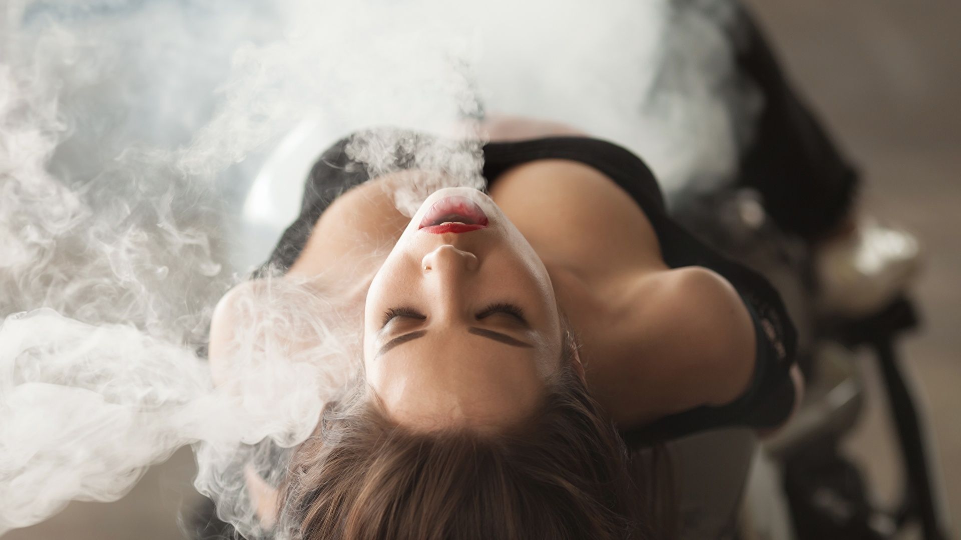 Desktop Wallpaper Girls Smoke 1920x1080