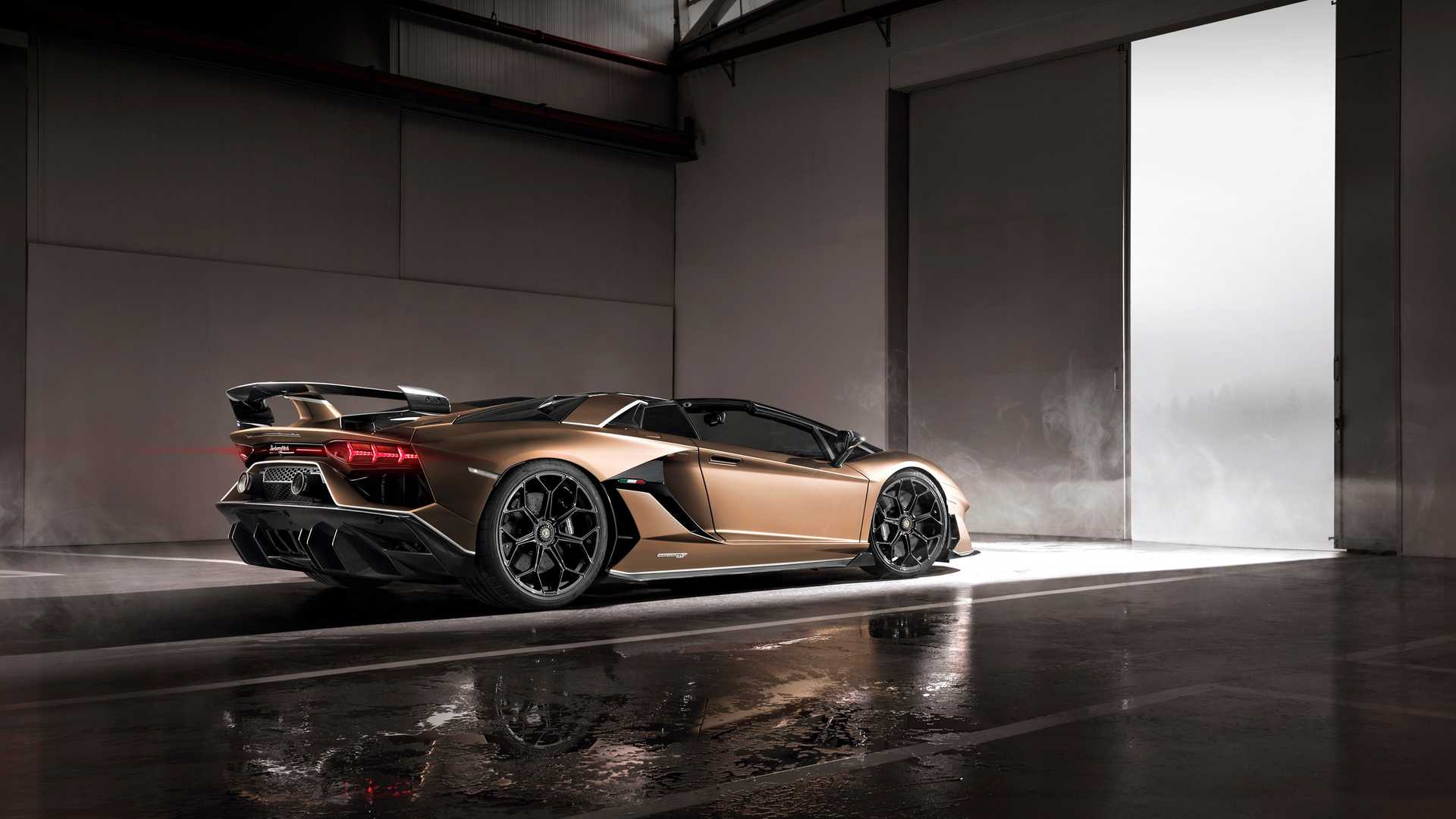 Lamborghini Aventador SVJ Roadster Rear Three Quarter