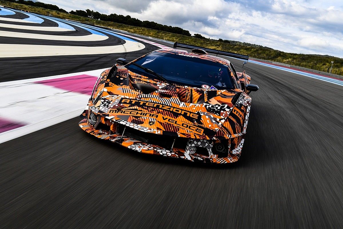 Lamborghini Reveals 830bhp Essenza SCV12 Track Only Hypercar