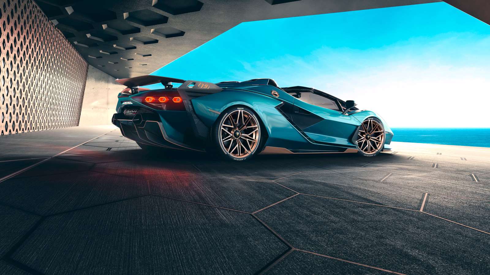 The Sián Roadster is a 217mph hybrid hairdryer