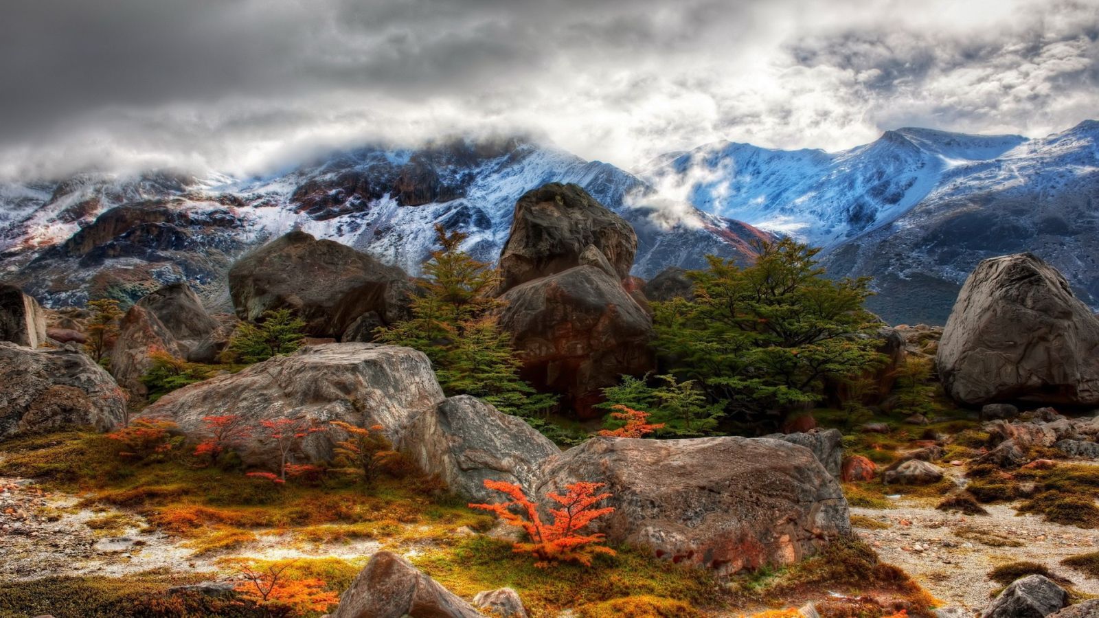 El Chalten, Argentina Desktop wallpaper 1600x900