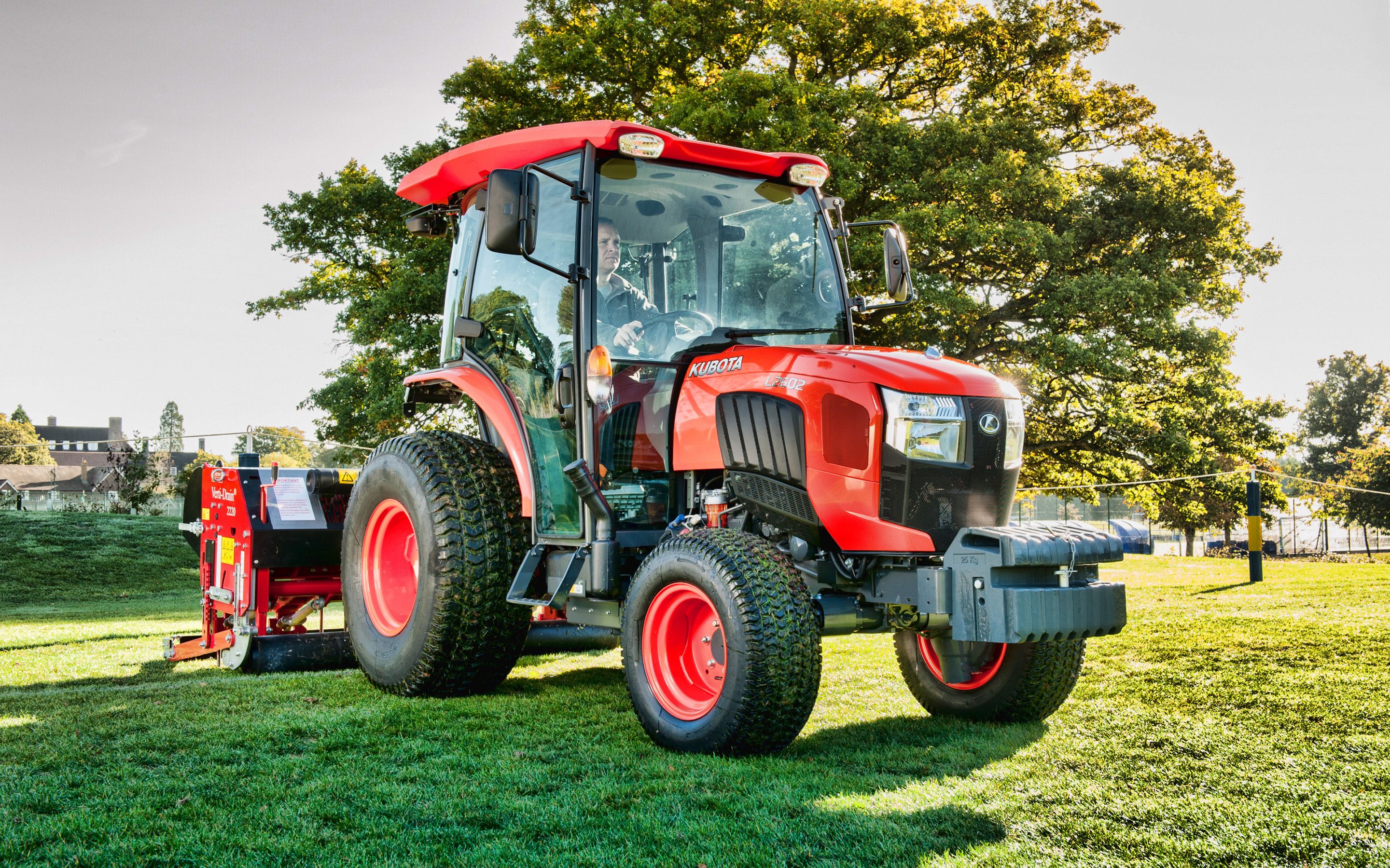 Download wallpapers Kubota L2602, picking grass, 2020 tractors.