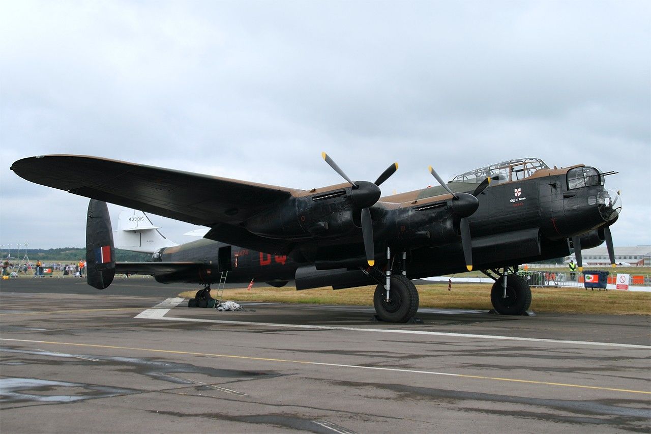 Bomber, Avro Lancaster Wallpaper HD / Desktop and Mobile Background