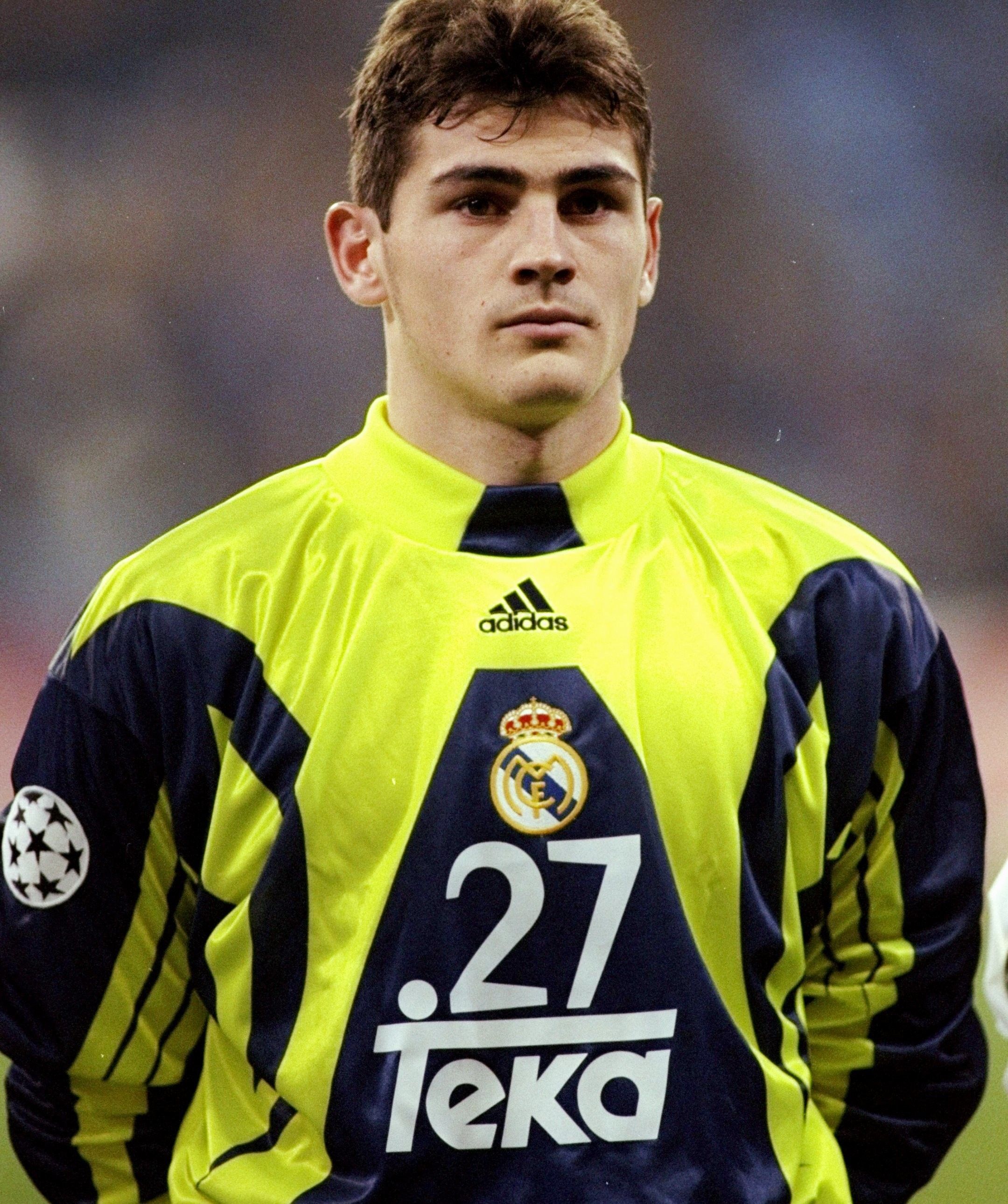 Free download 65 Casillas Wallpaper 2160x2581