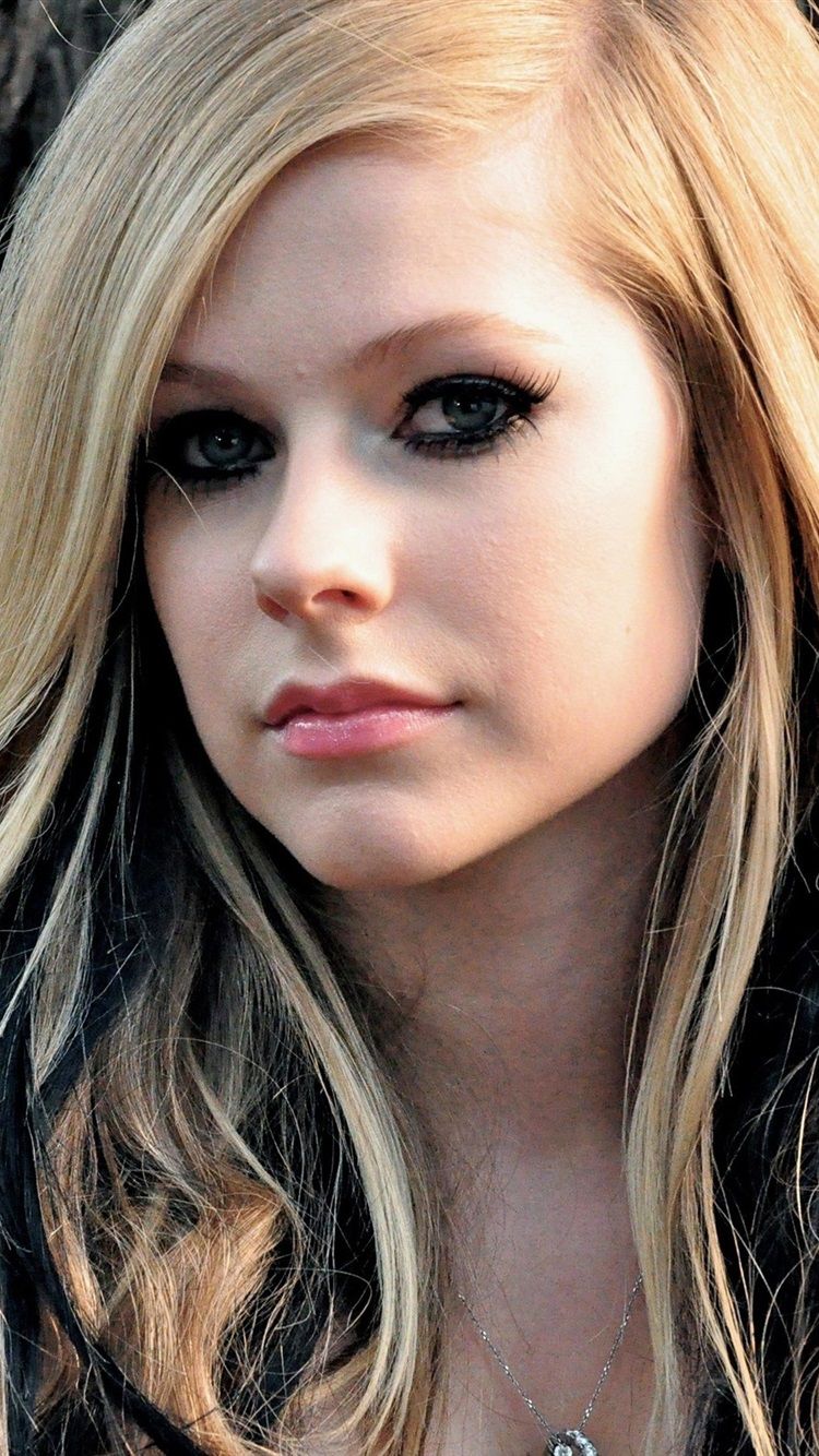 Avril Lavigne 42 750x1334 IPhone 8 7 6 6S Wallpaper, Background