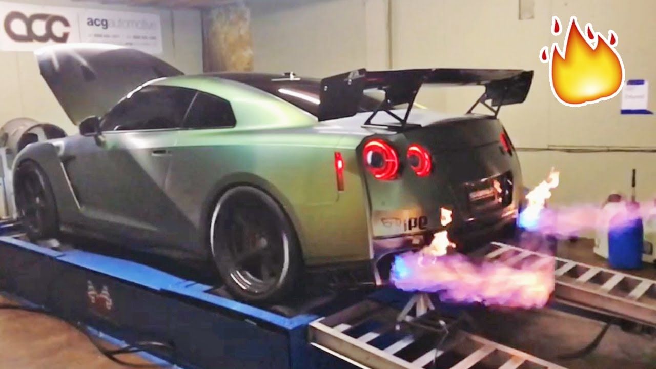 MY GTR SPITS 5FT FLAMES!!! **not photohopped**
