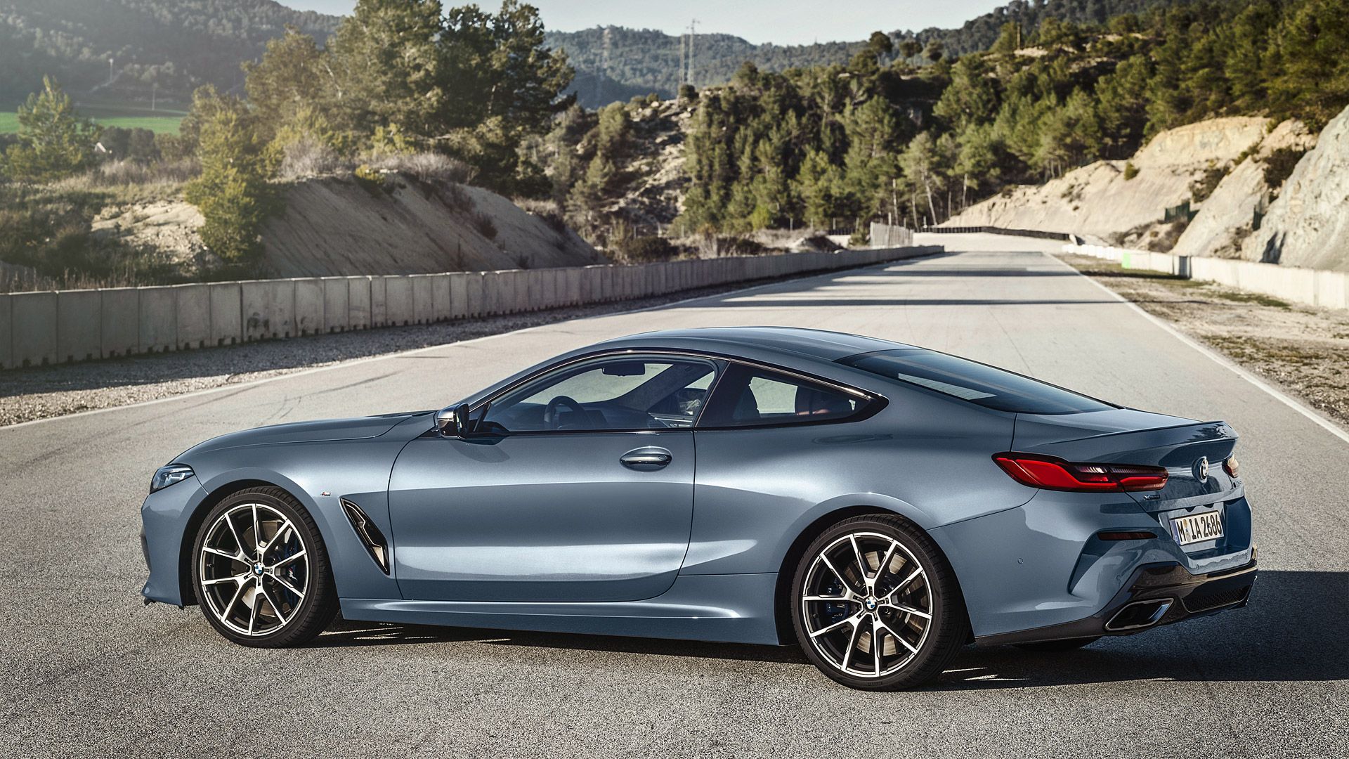 BMW 8 Series Coupe Wallpaper, Specs & Videos HD