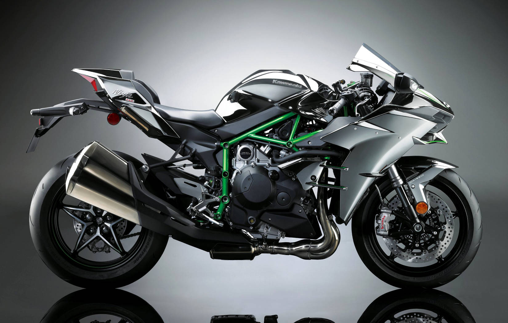 Kawasaki Ninja H2 Arrives: New Benchmark For Road Legal