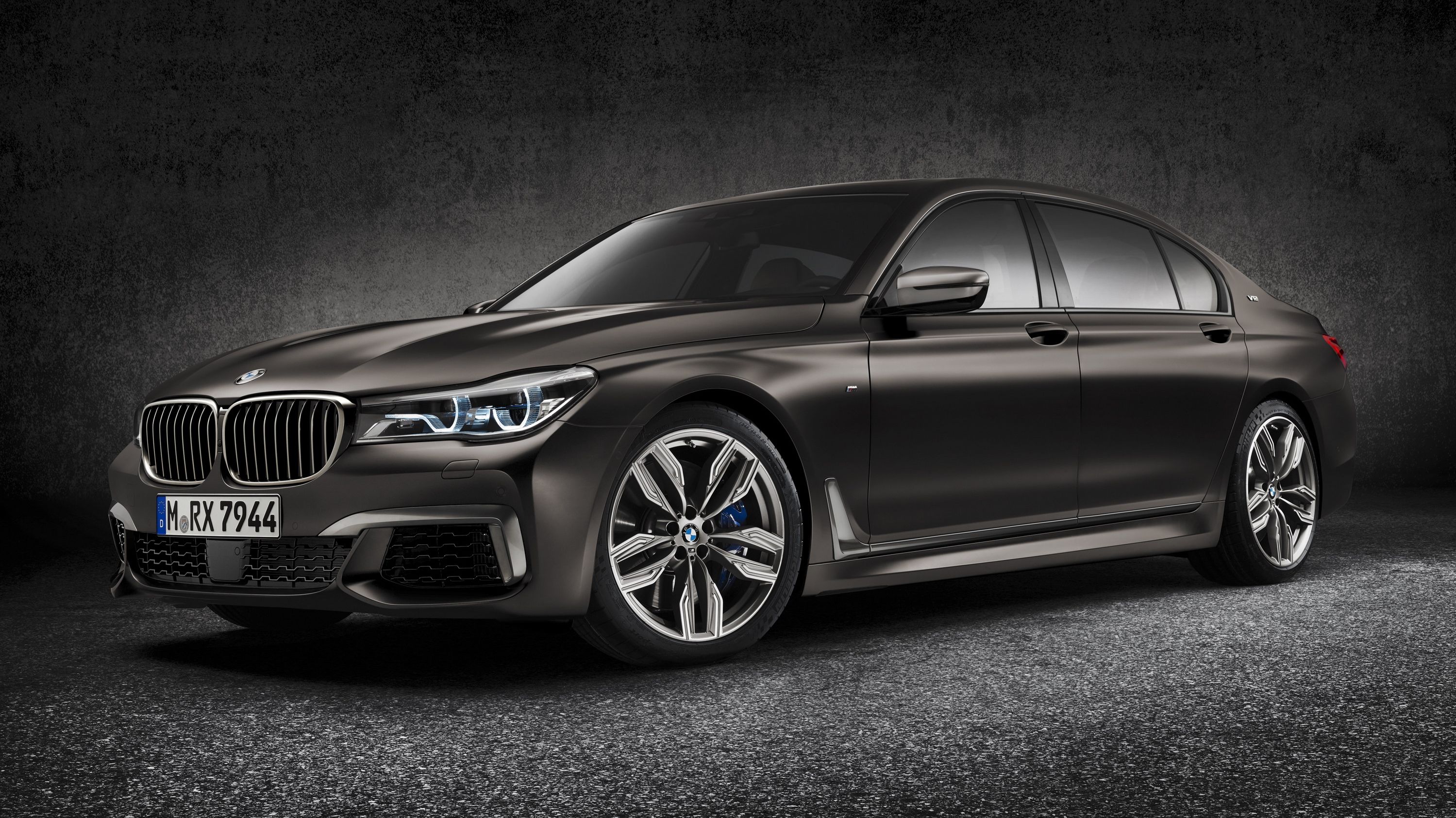 BMW M760Li XDrive Picture, Photo, Wallpaper