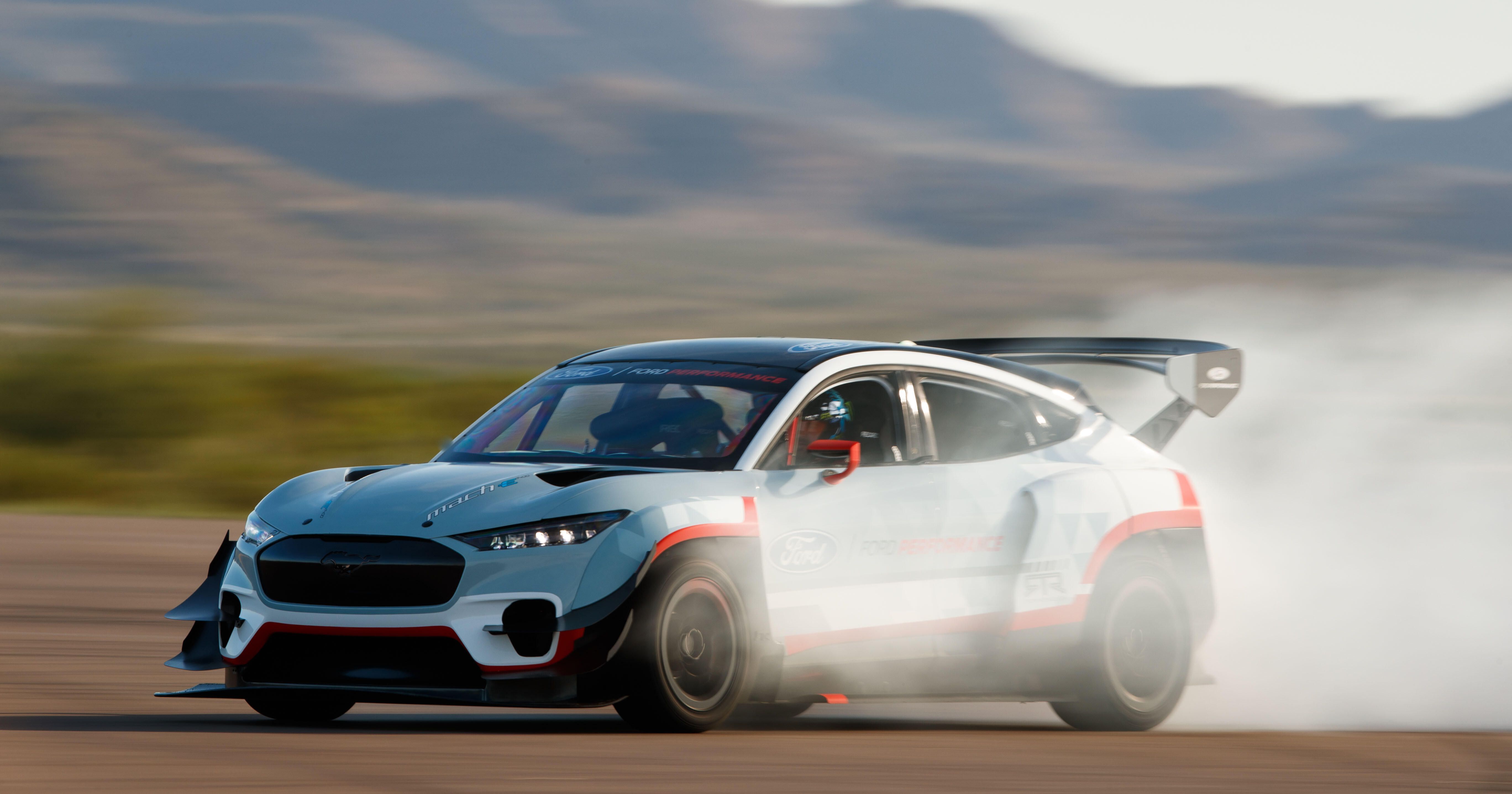 Watch This Ford Mustang Mach E 1400 Prototype Light Up All 7