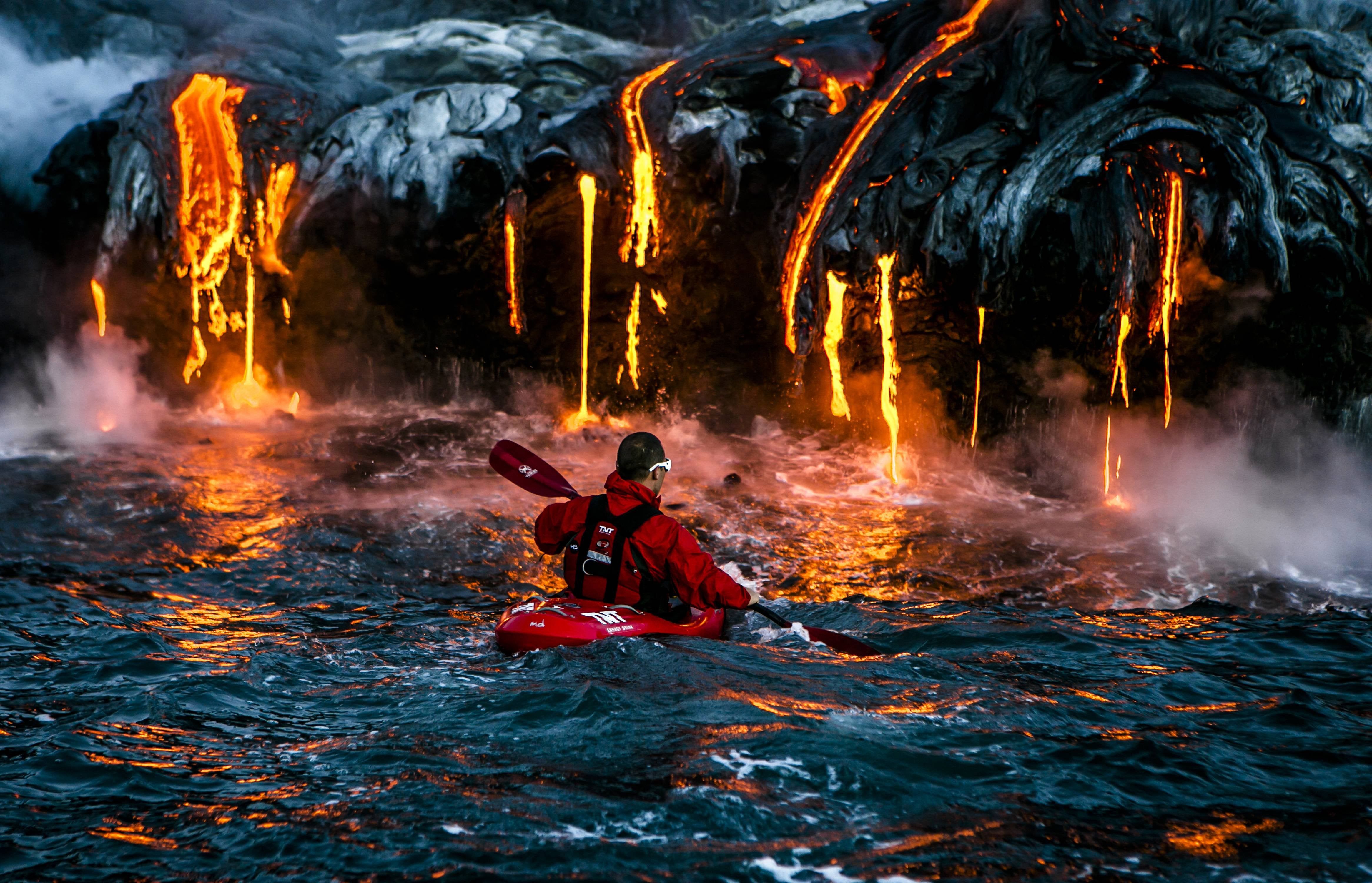 Kayaking With Lava [4663x3001]