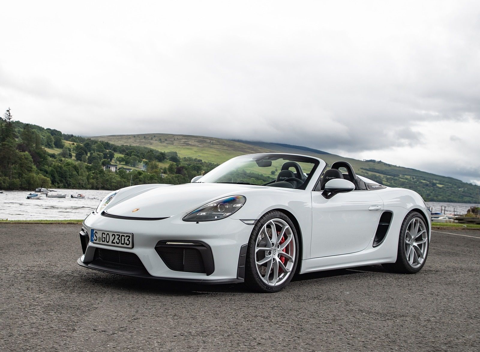 Porsche 718 Spyder (Color: Carrara White Metallic) Front