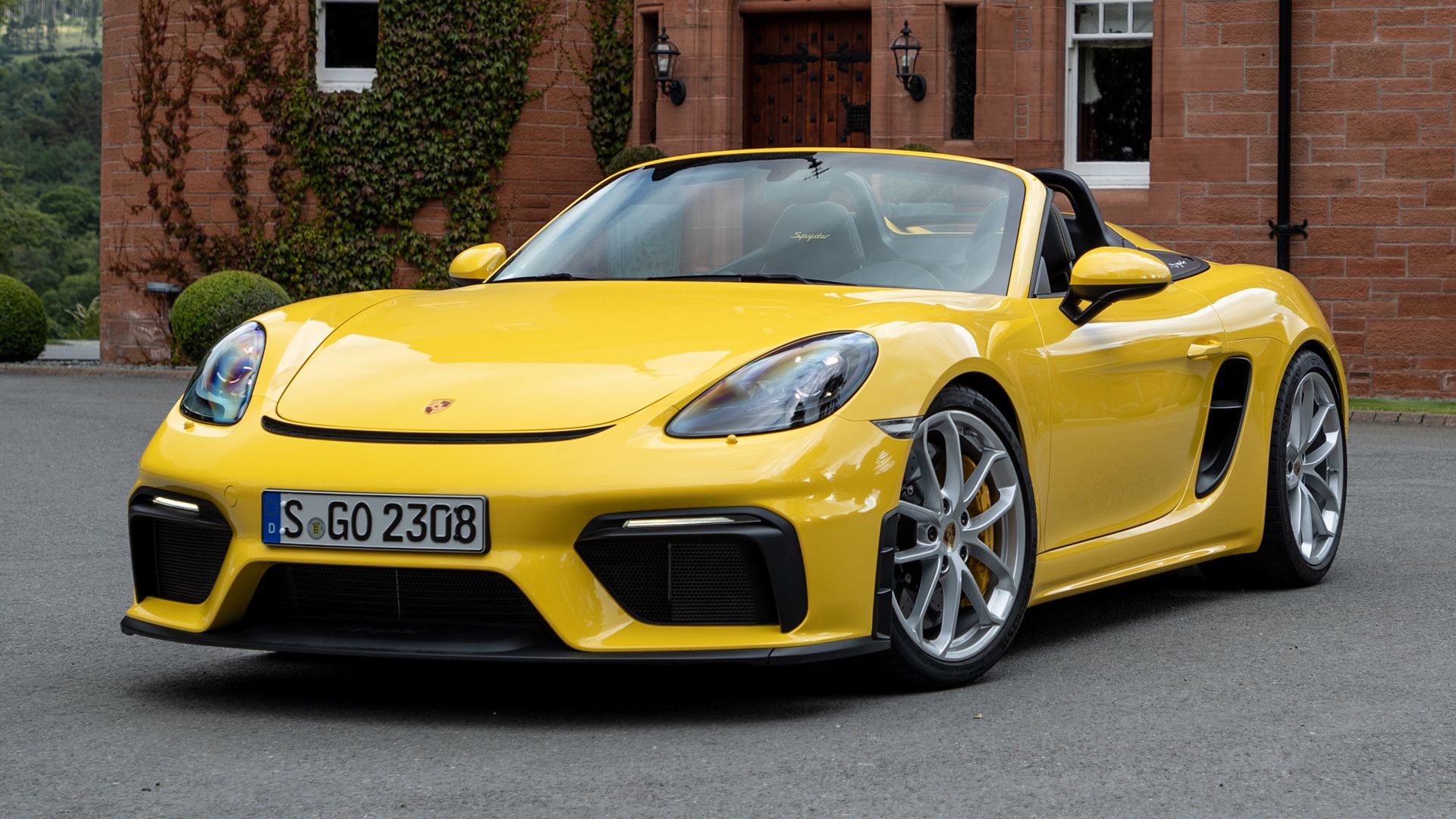 Porsche 718 Spyder Wallpaper