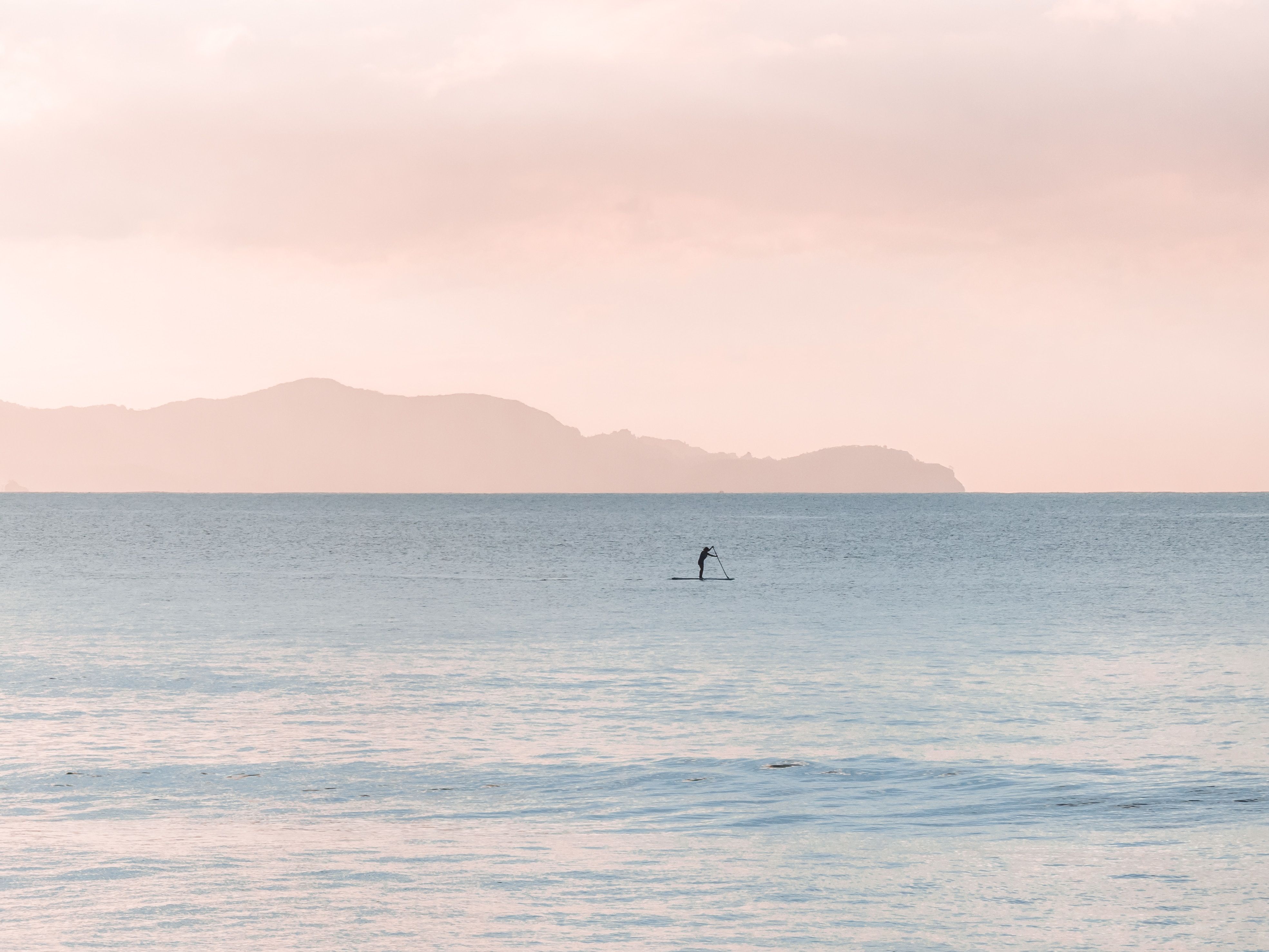 3938x2954 #far, #blue, #pastel, #silhouette, #ocean, #coast, #simple, #small, #person, #horizon, #minimal, #background, #sea, #recreation, #paddleboard, #pink, #PNG image, #rowing, #clean, #wallpaper, #alone