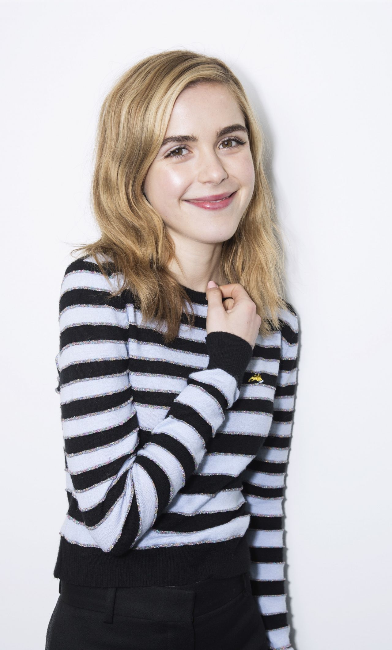 Smile, actress, Kiernan Shipka, famous, 1280x2120 wallpaper