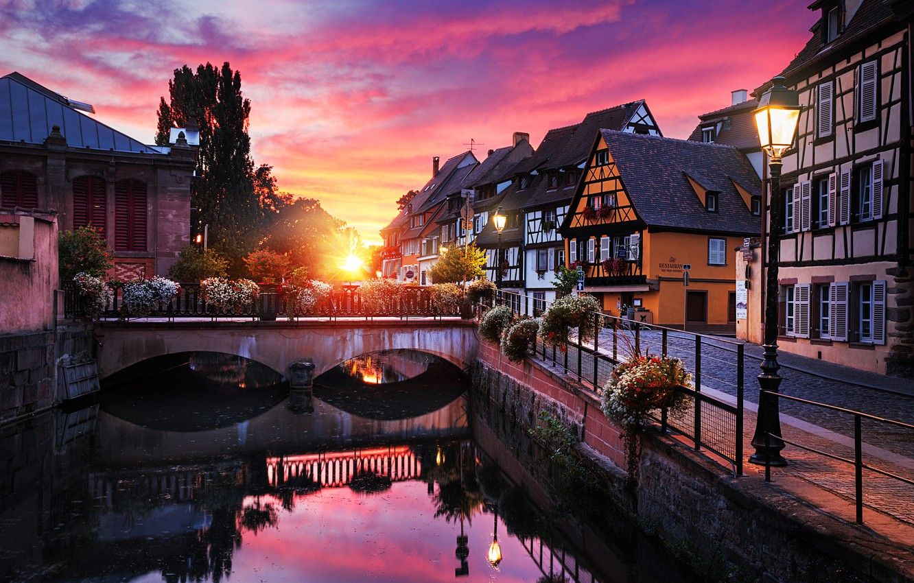 Wallpaper the sun, rays, the city, dawn, street, France, home