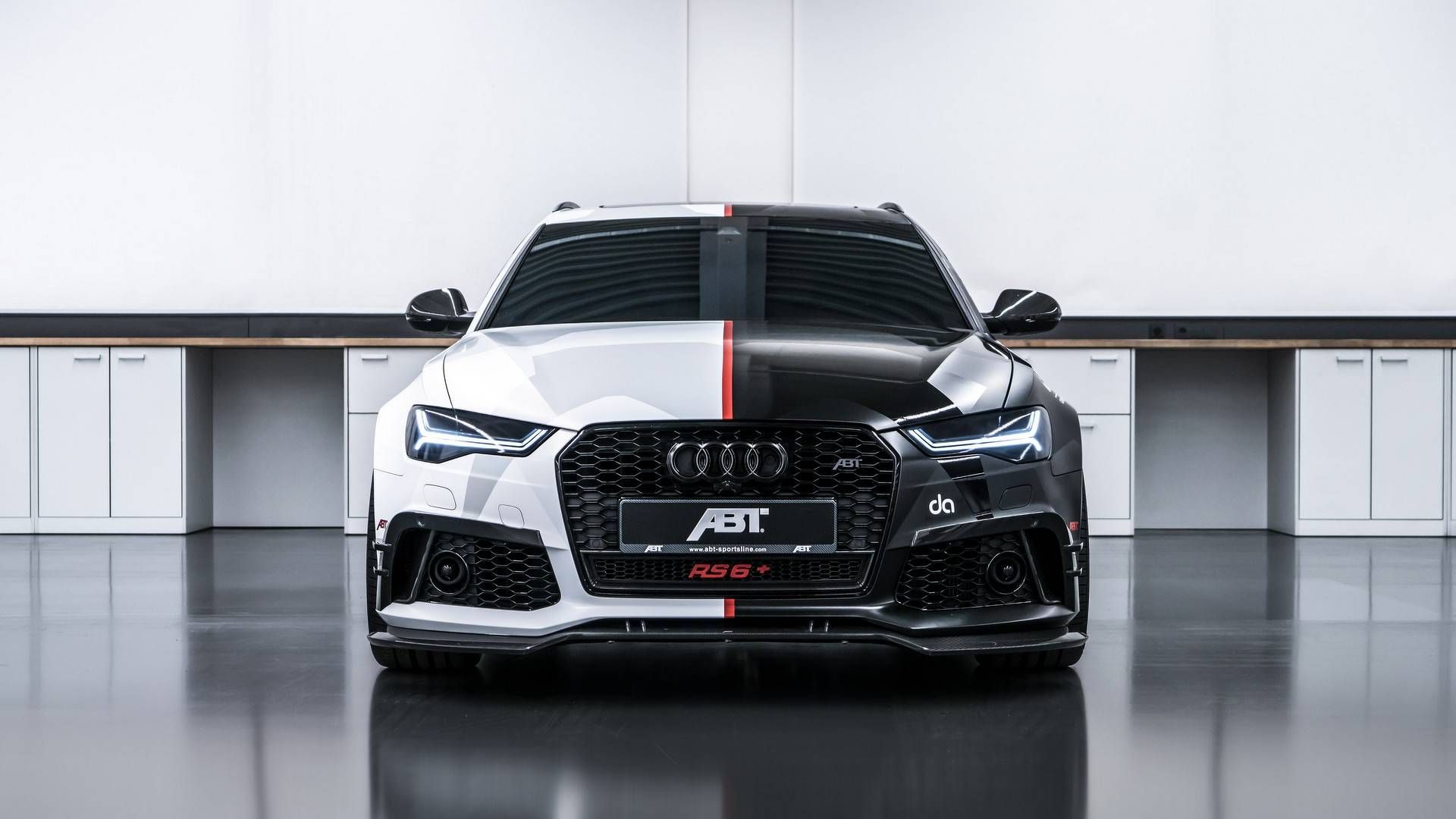 Jon Olsson is back with a 725 hp Audi RS6 Avant. Audi rs Audi