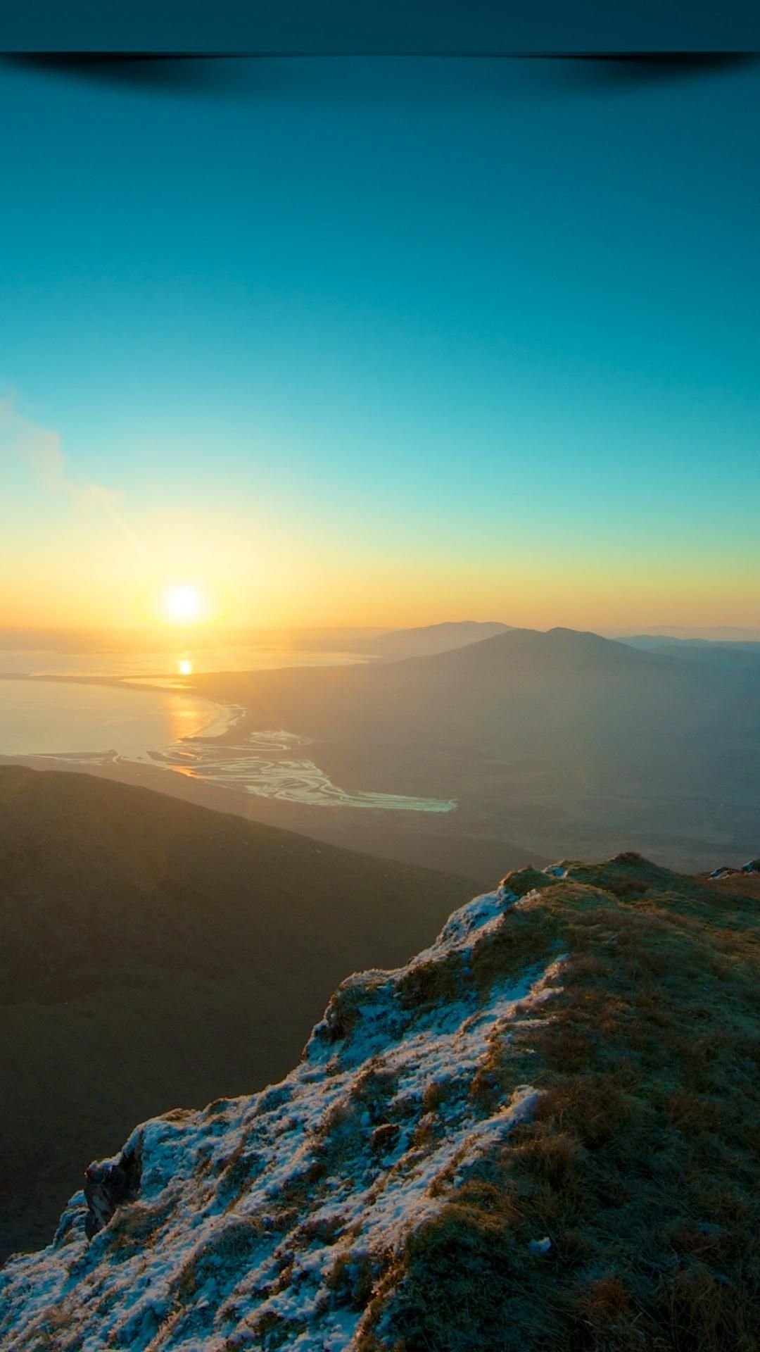 Full HD wallpaper for mobile phones, with the status bar shadow