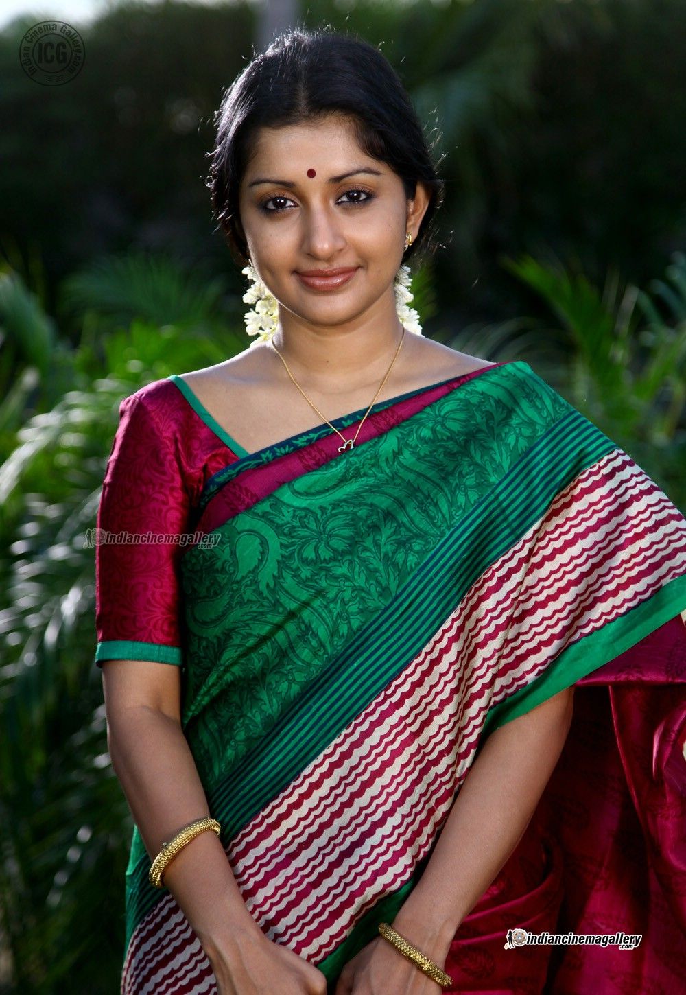 Meera Jasmine In Vingyani Movie 47855
