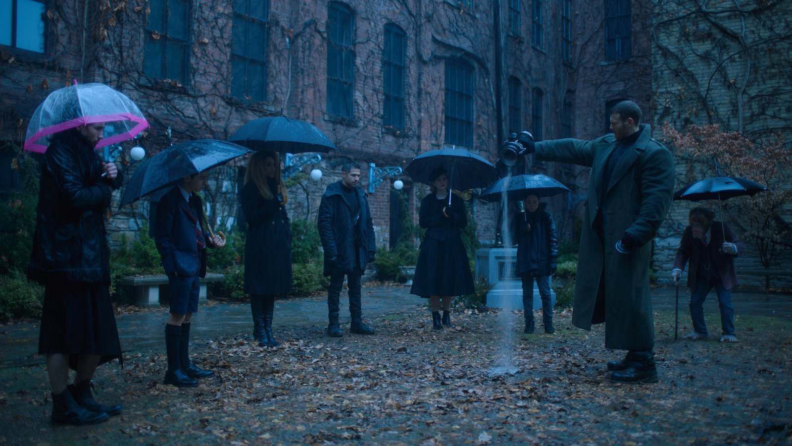The Umbrella Academy! Season 2 (Ep 1) On Netflix