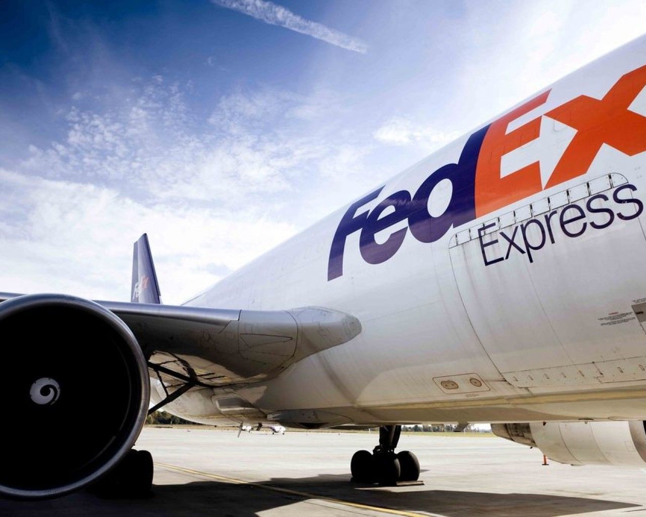 Best 43+ FedEx Express Wallpapers on HipWallpapers.