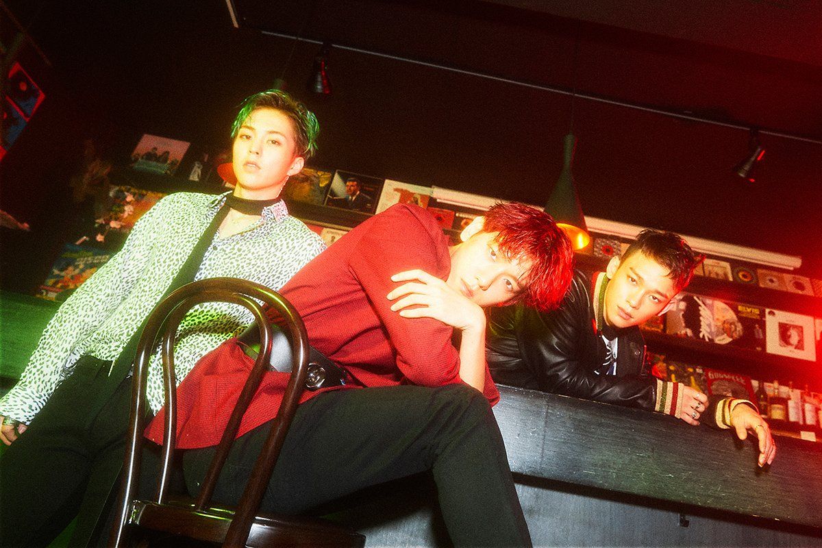 FULL HQ EXO CBX Teaser Photo For “Hey Mama!” KPOP PHOTOS