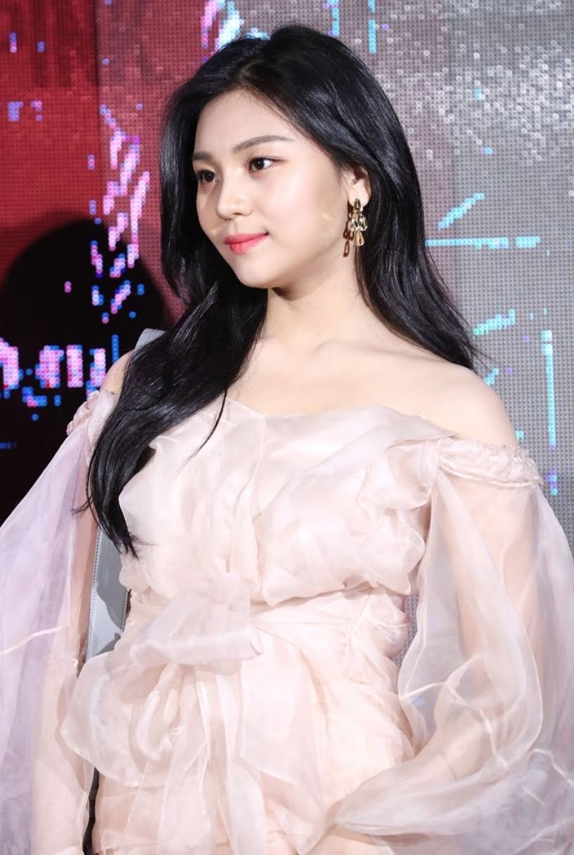 GFriend UmJi Now Unrecognizable After Recent Sighting At Dior