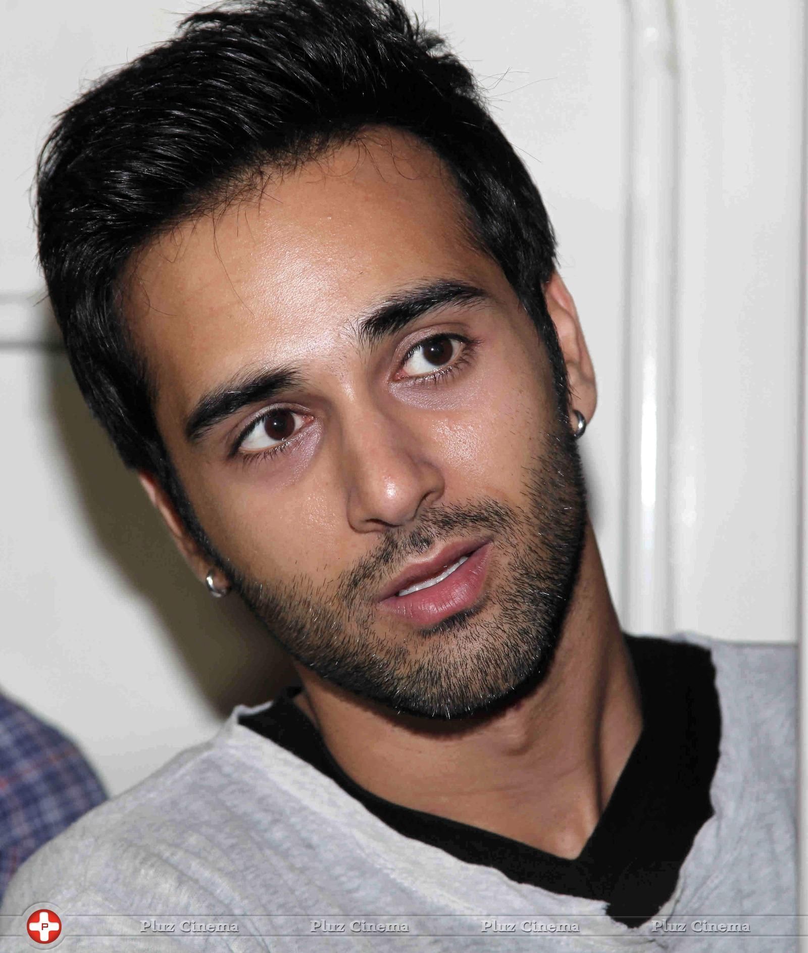 Pulkit samrat teri premiere show special screening photo