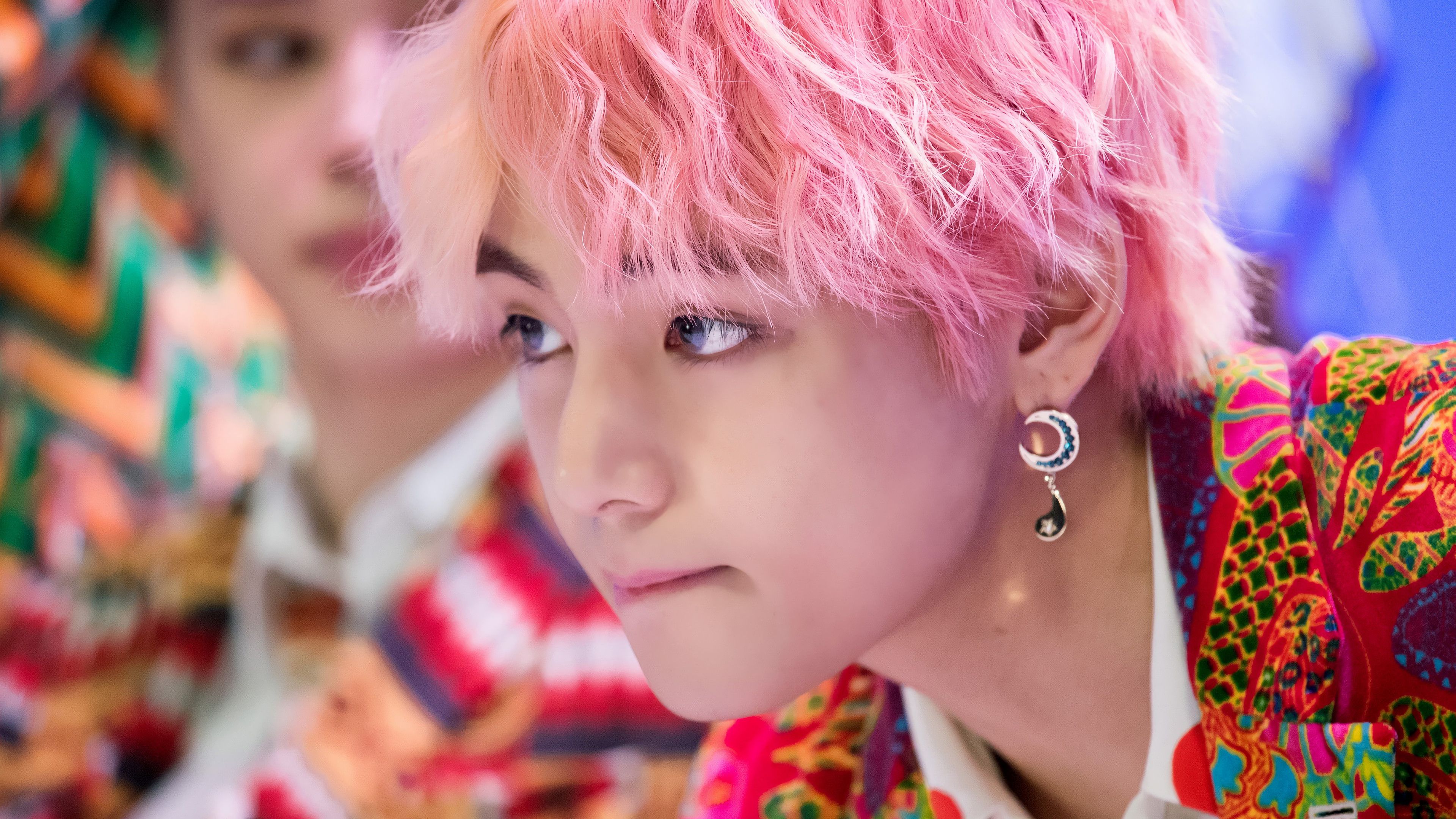 V BTS IDOL Wallpaper