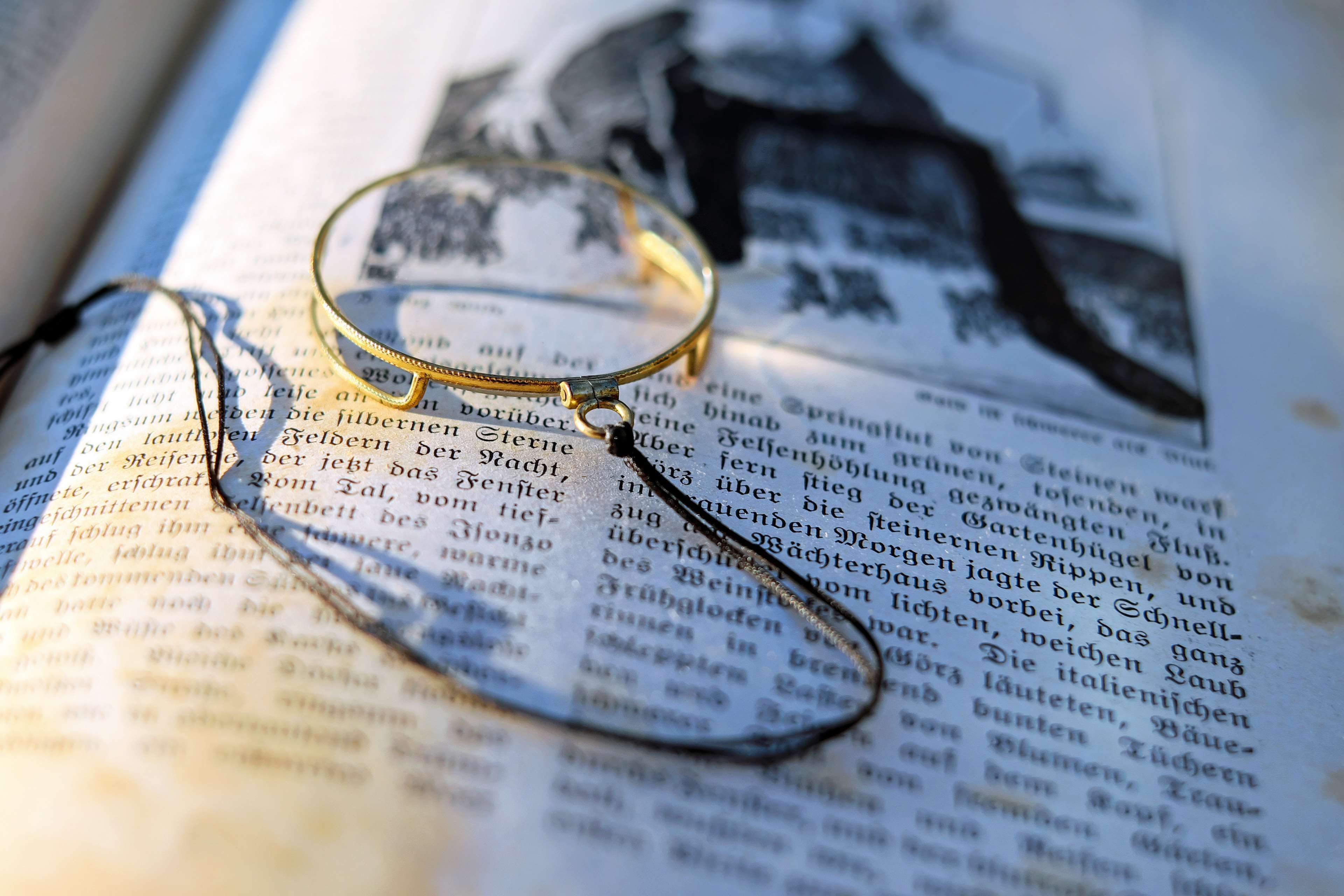 book, close up, focus, glass, magnifying glass, page, paper 4k