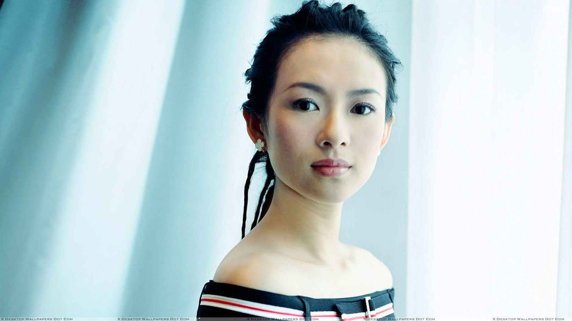 Zhang Ziyi Cute Looking Face Photohoot Wallpaper