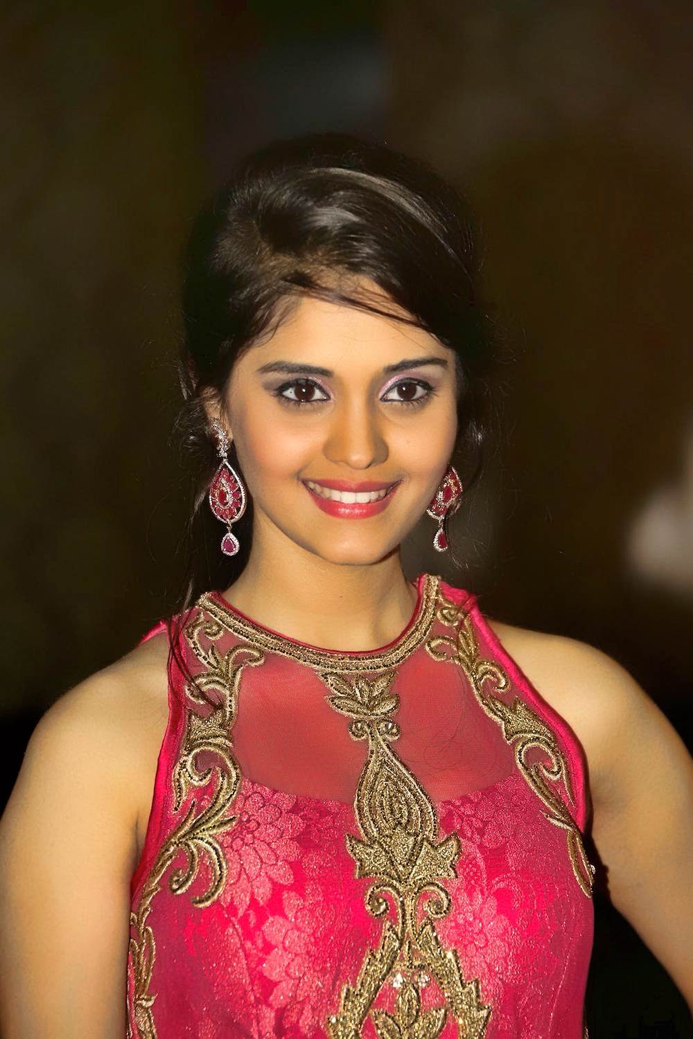 Telugu Actress HD Wallpapers APK for Android Download