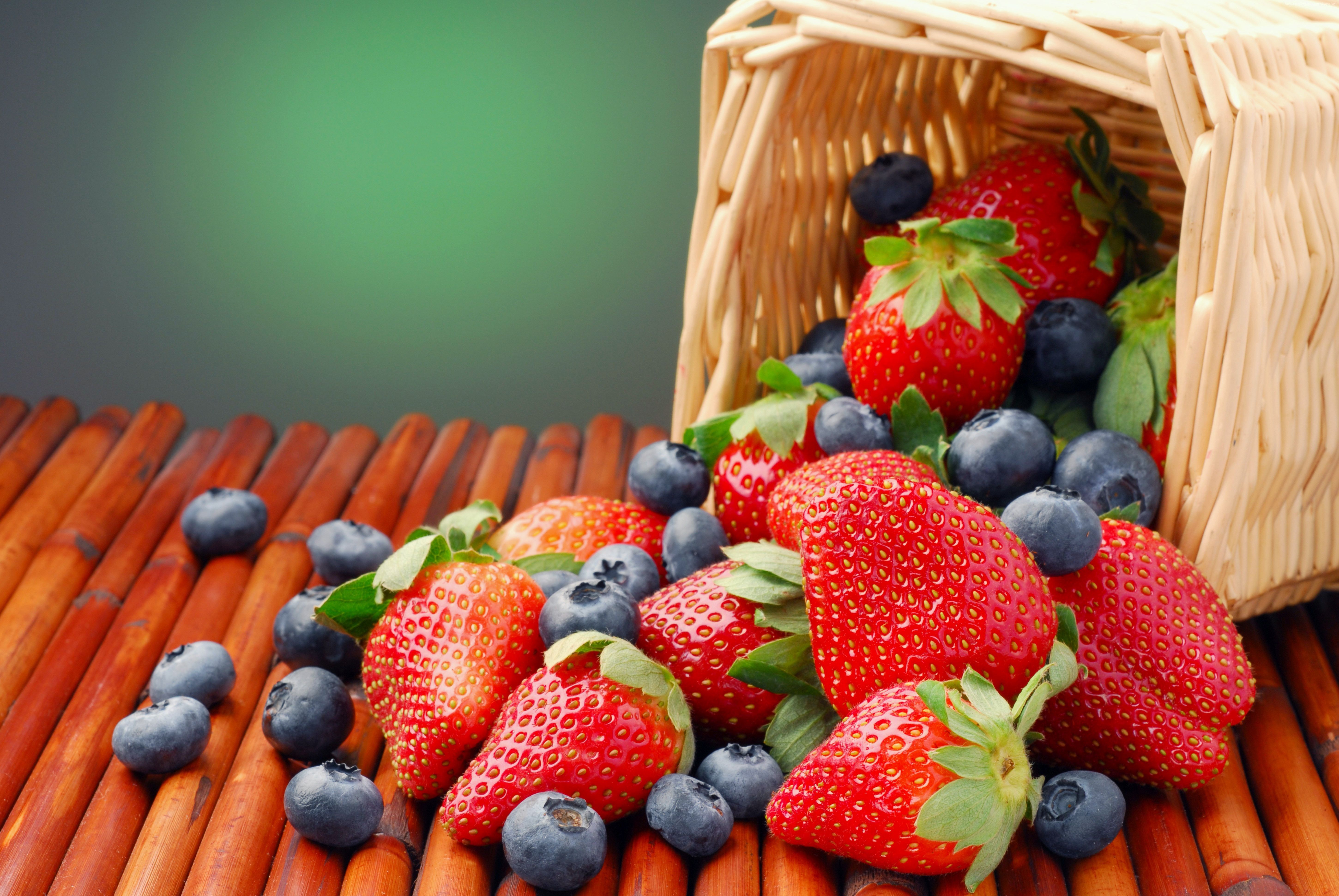 #blackberry, #summer, #strawberry, #basket, #Fruits