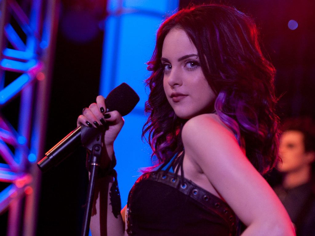 Elizabeth Gillies Wallpaper