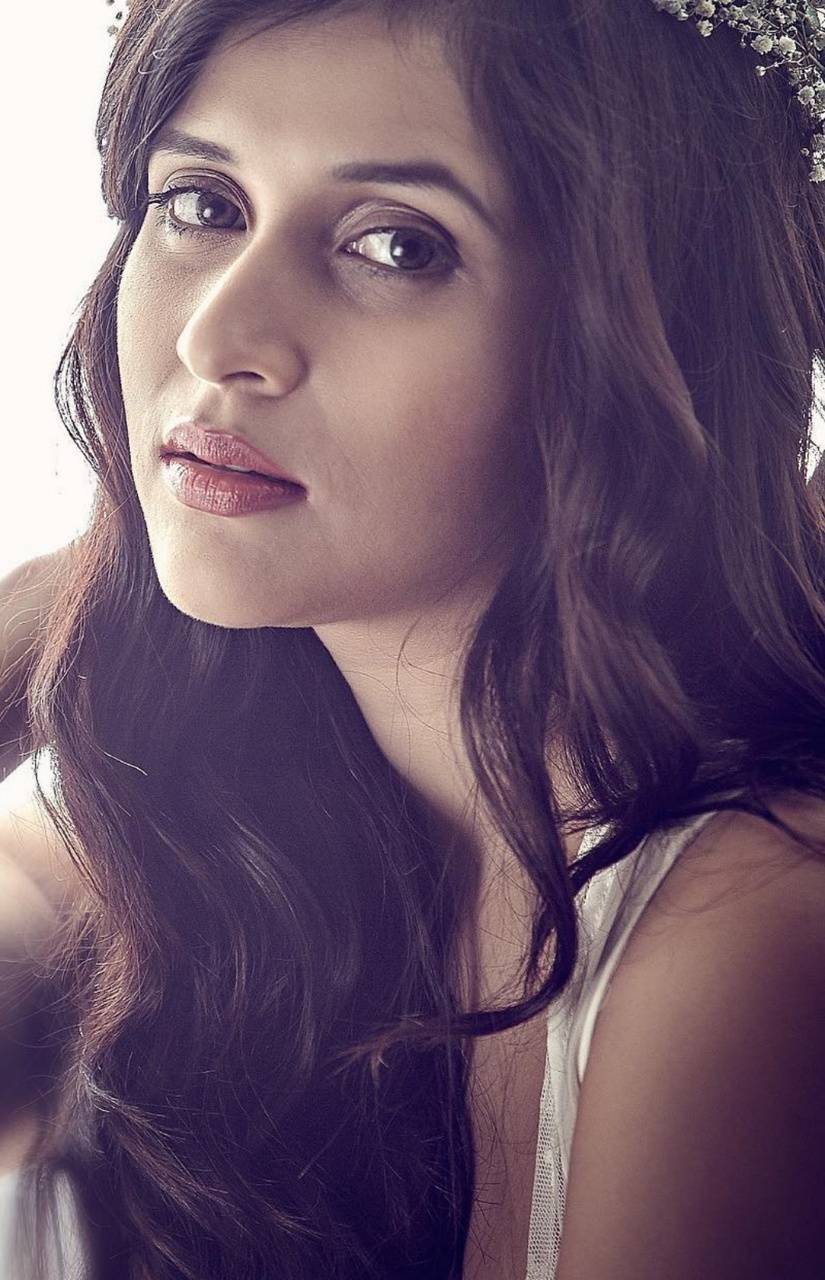 Mannara Chopra wallpaper
