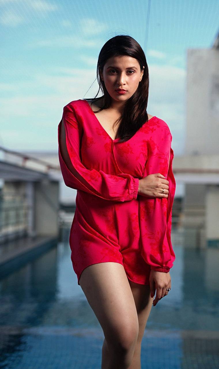 Mannara Chopra wallpaper
