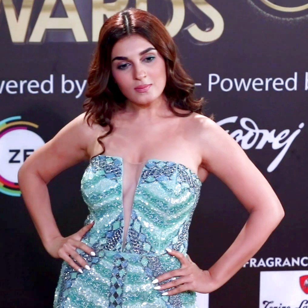 Shiny Doshi Image, Shiny Doshi Wallpaper, Shiny Doshi HD Image