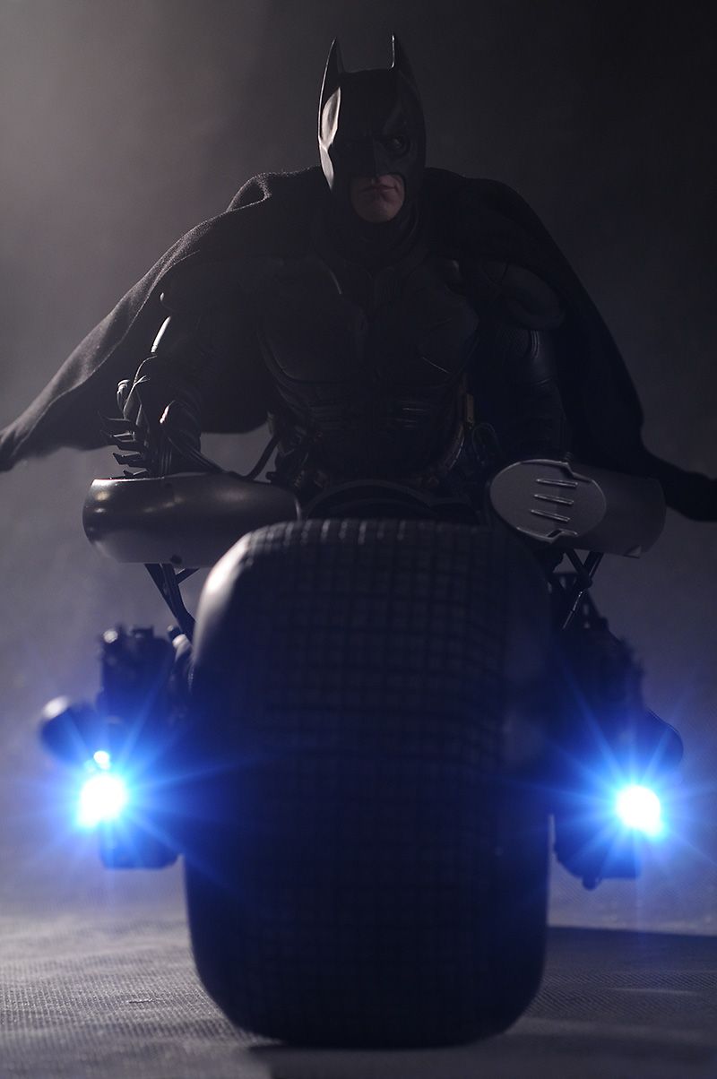 Review And Photo Of Hot Toys Dark Knight Batman Batpod 1 6th