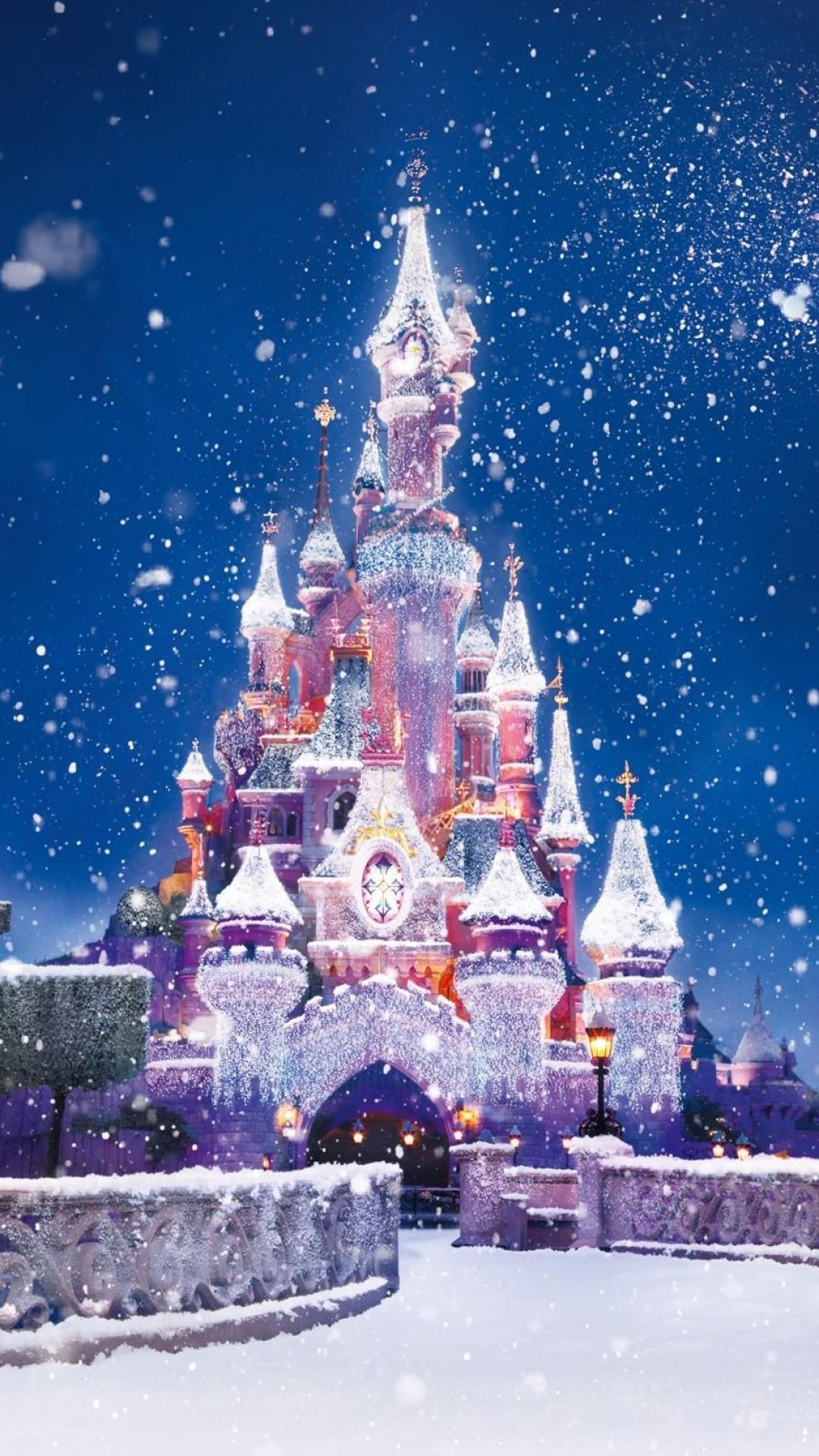 Holiday #Disney Castle Christmas Lights Snow Android Wallpaper #wallpaper HD 4k background for android :). Disney achtergrond, Kerstachtergrond, Disney kastelen