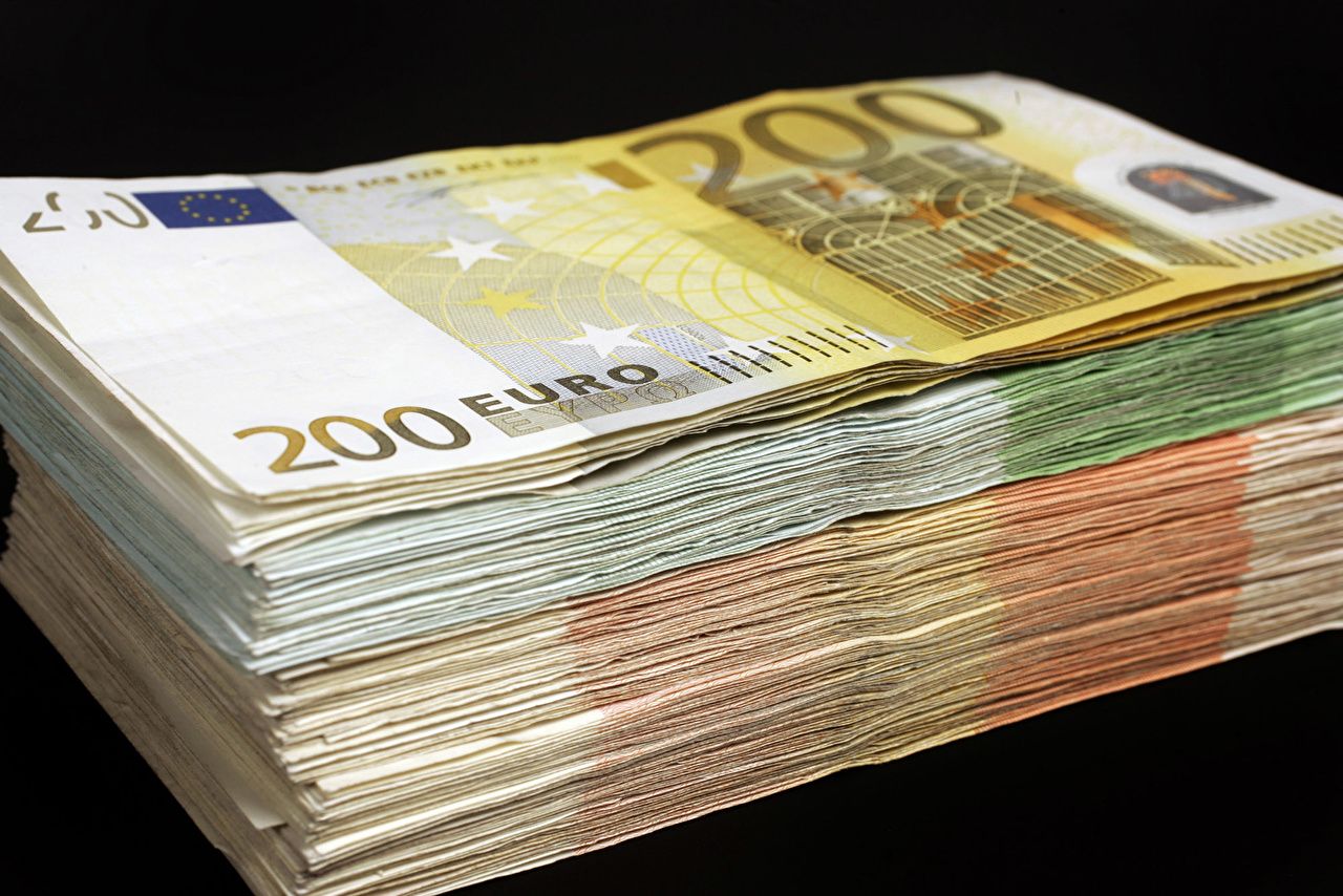 Wallpaper Euro Banknotes 200 Money Closeup