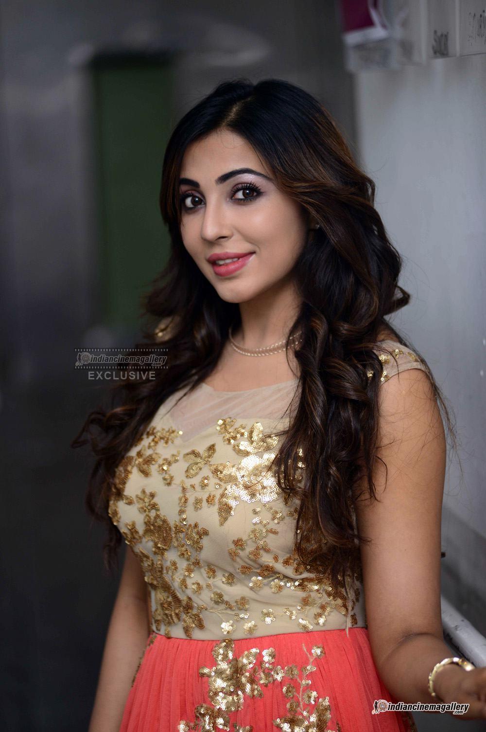 Parvathy Nair Wallpaper for Android