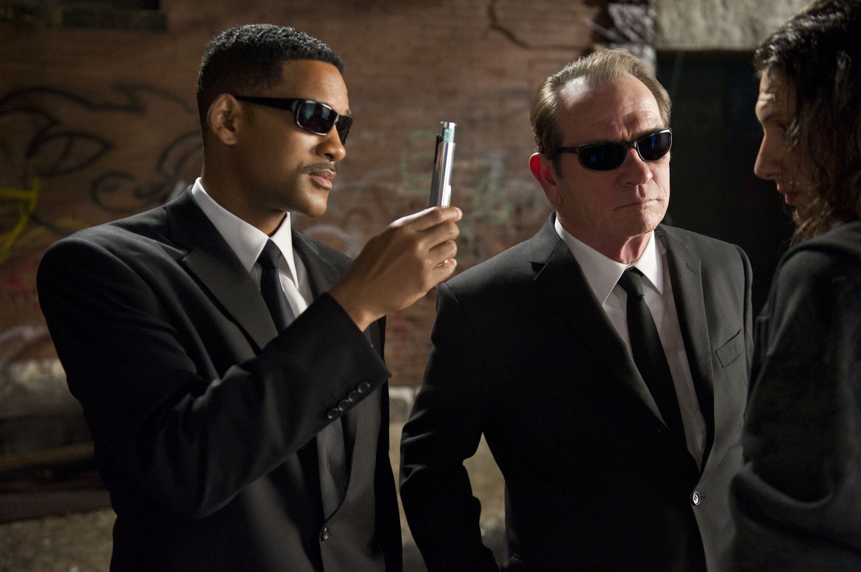 MEN IN BLACK 3 Image Featuring Will Smith and Tommy Lee Jones