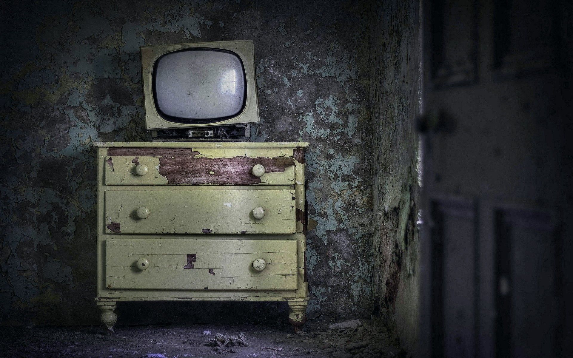 Old Vintage TV 1366x768 Resolution HD 4k Wallpaper, Image, Background, Photo and Picture