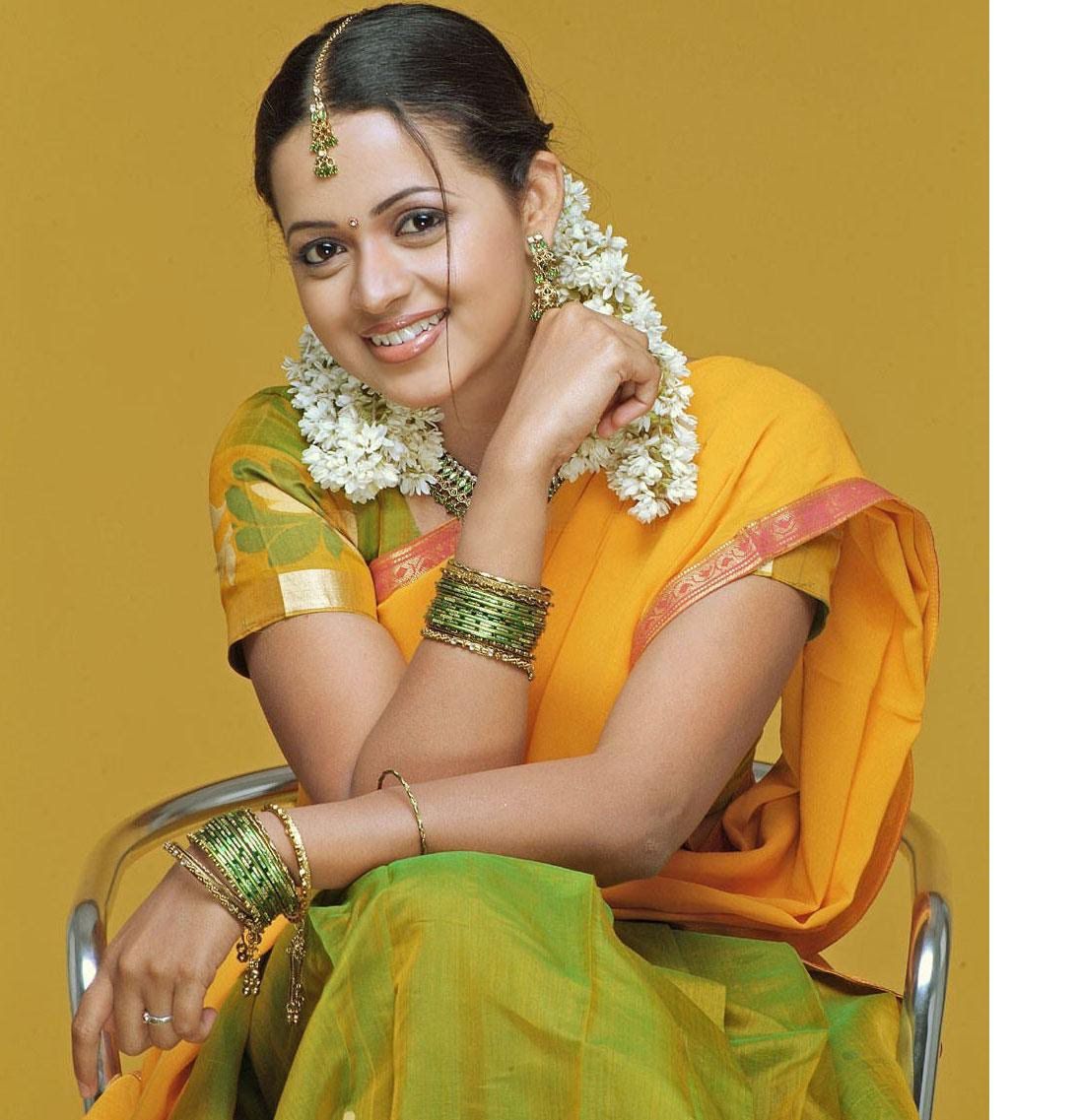 South Actress Wallpaper In Saree In Saree, Download